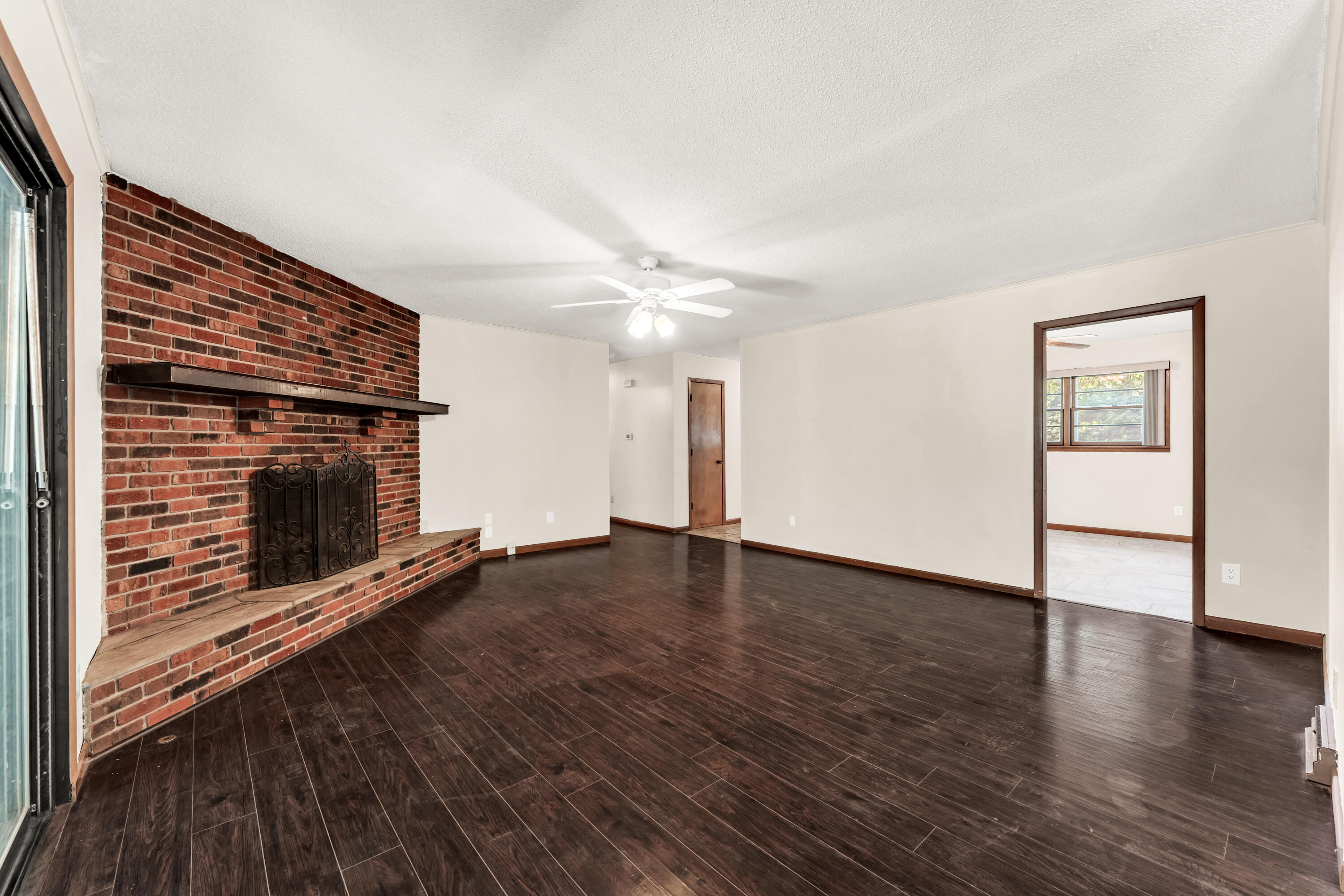1543 East Glenwood Street Property Photo 3