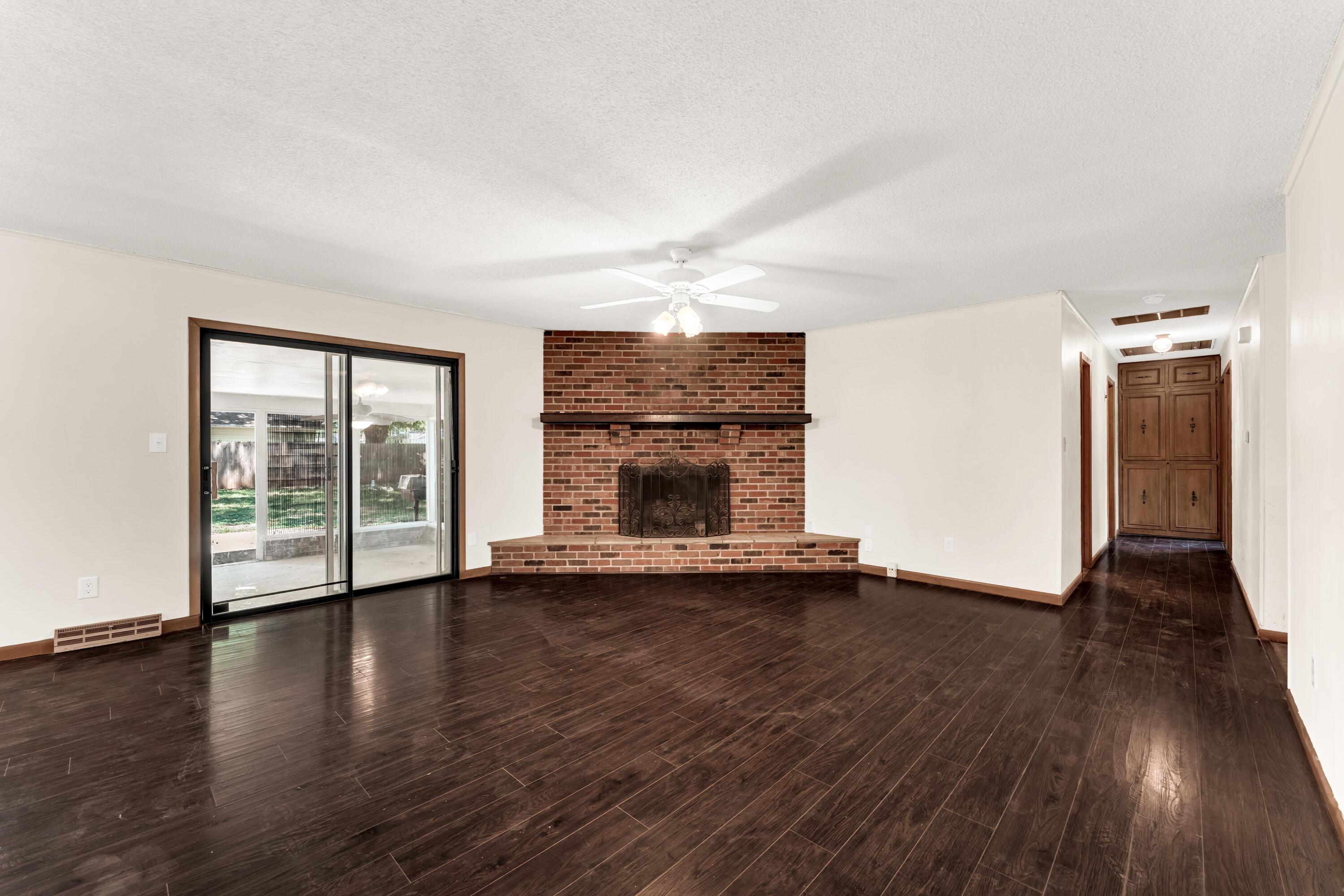 1543 East Glenwood Street Property Photo 5