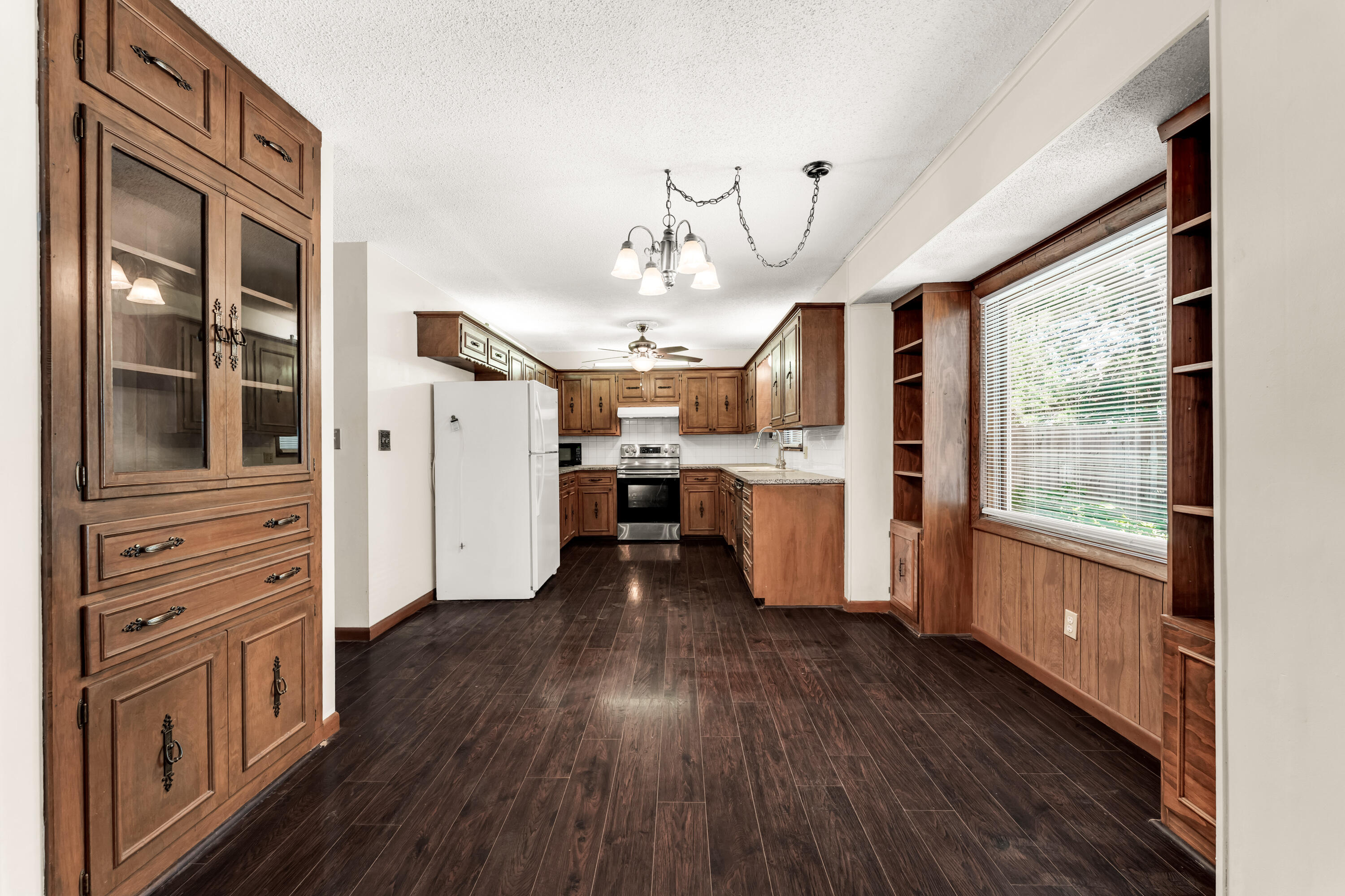 1543 East Glenwood Street Property Photo 6