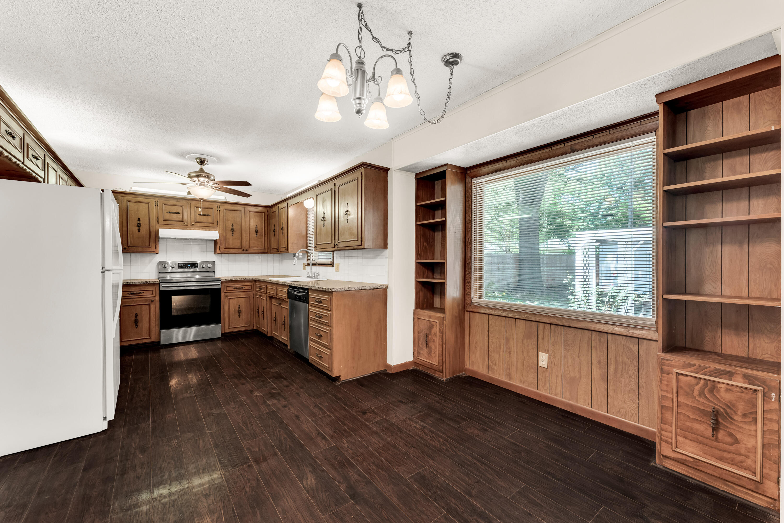 1543 East Glenwood Street Property Photo 7