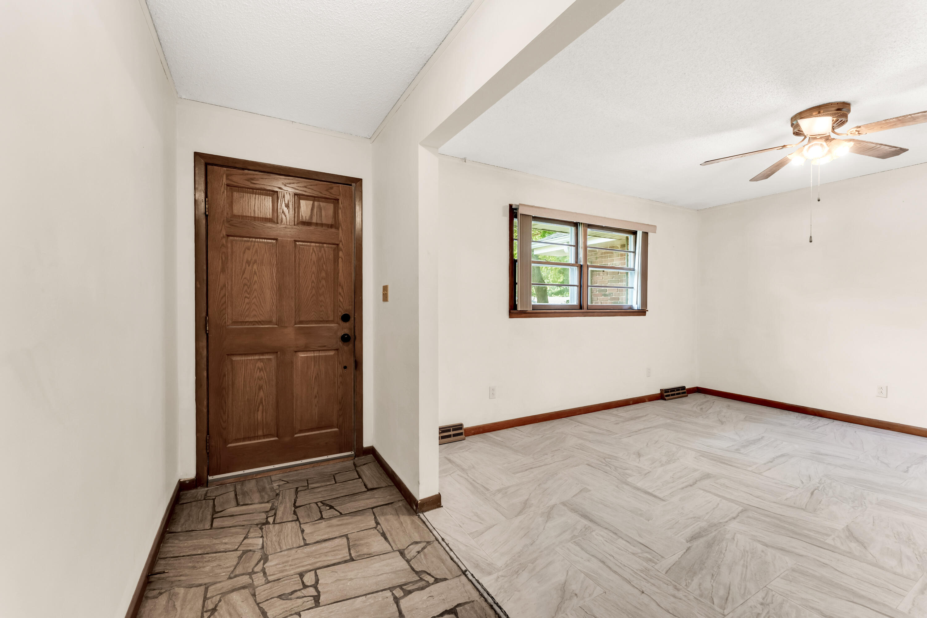 1543 East Glenwood Street Property Photo 11