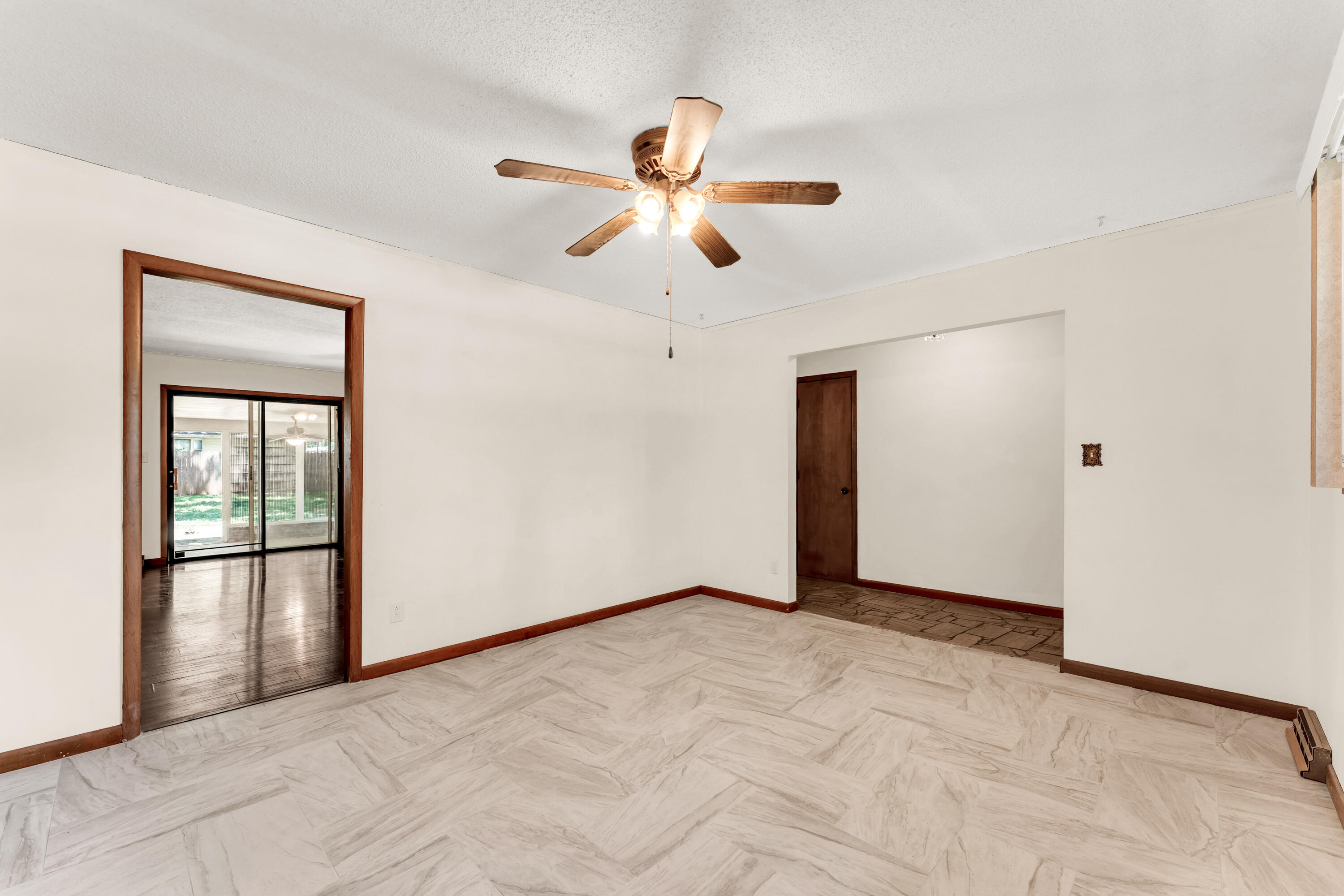 1543 East Glenwood Street Property Photo 12
