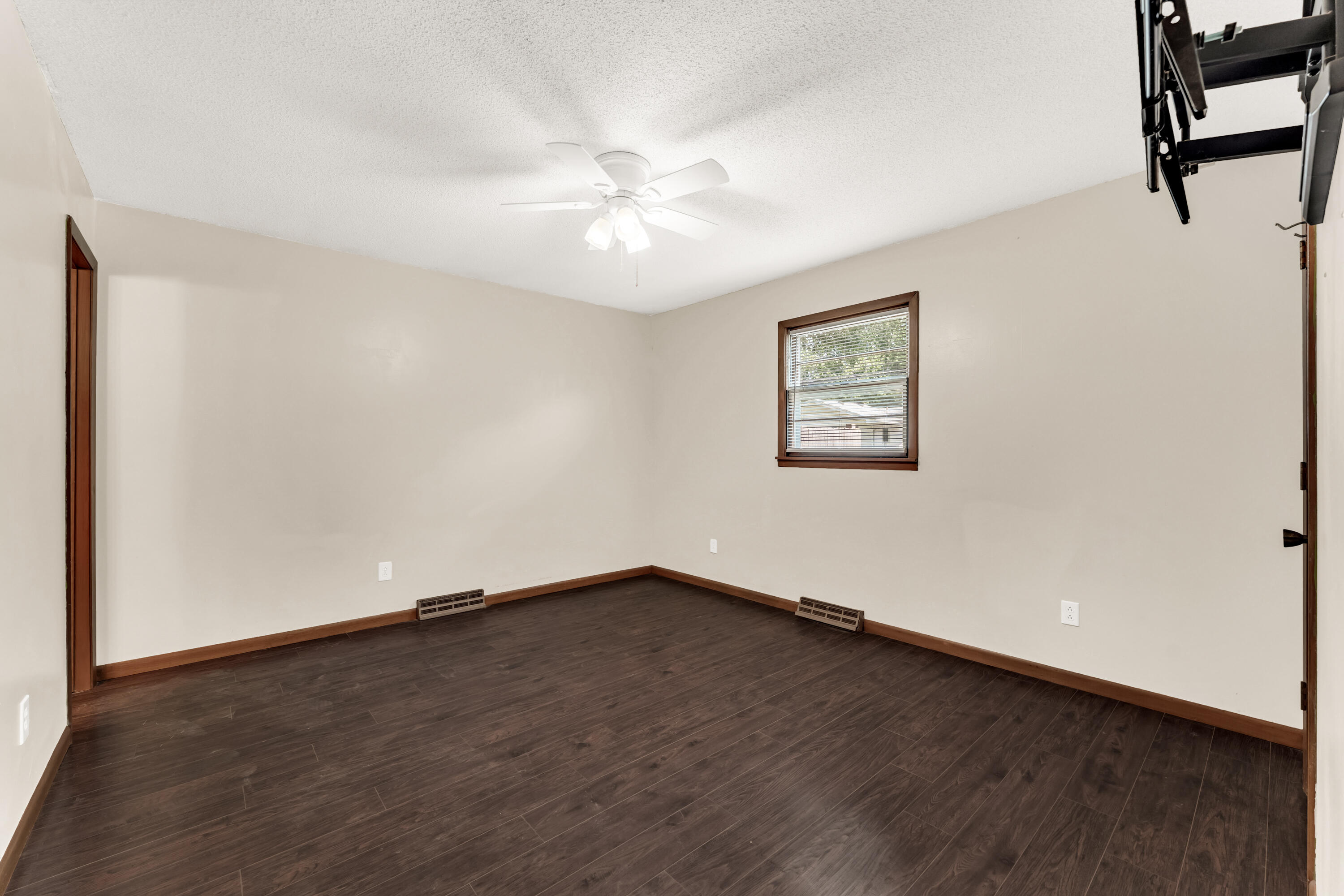 1543 East Glenwood Street Property Photo 15