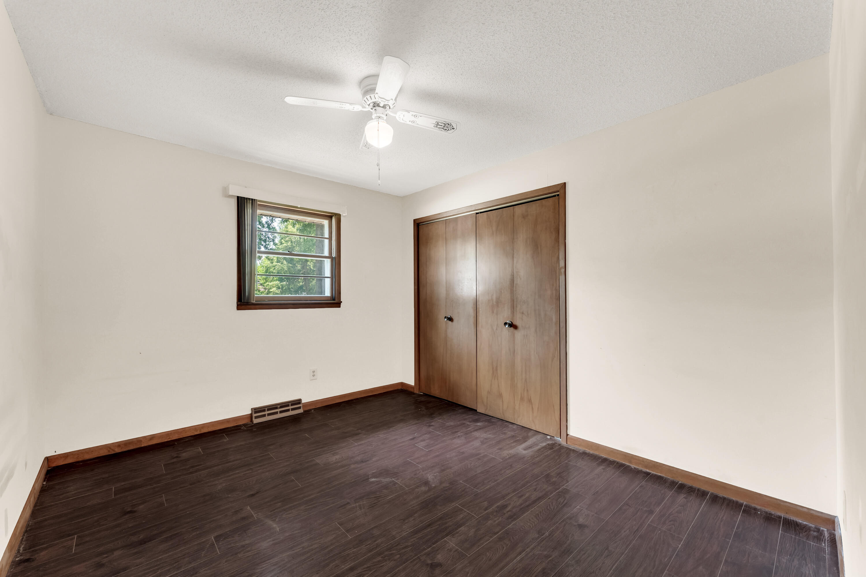1543 East Glenwood Street Property Photo 18