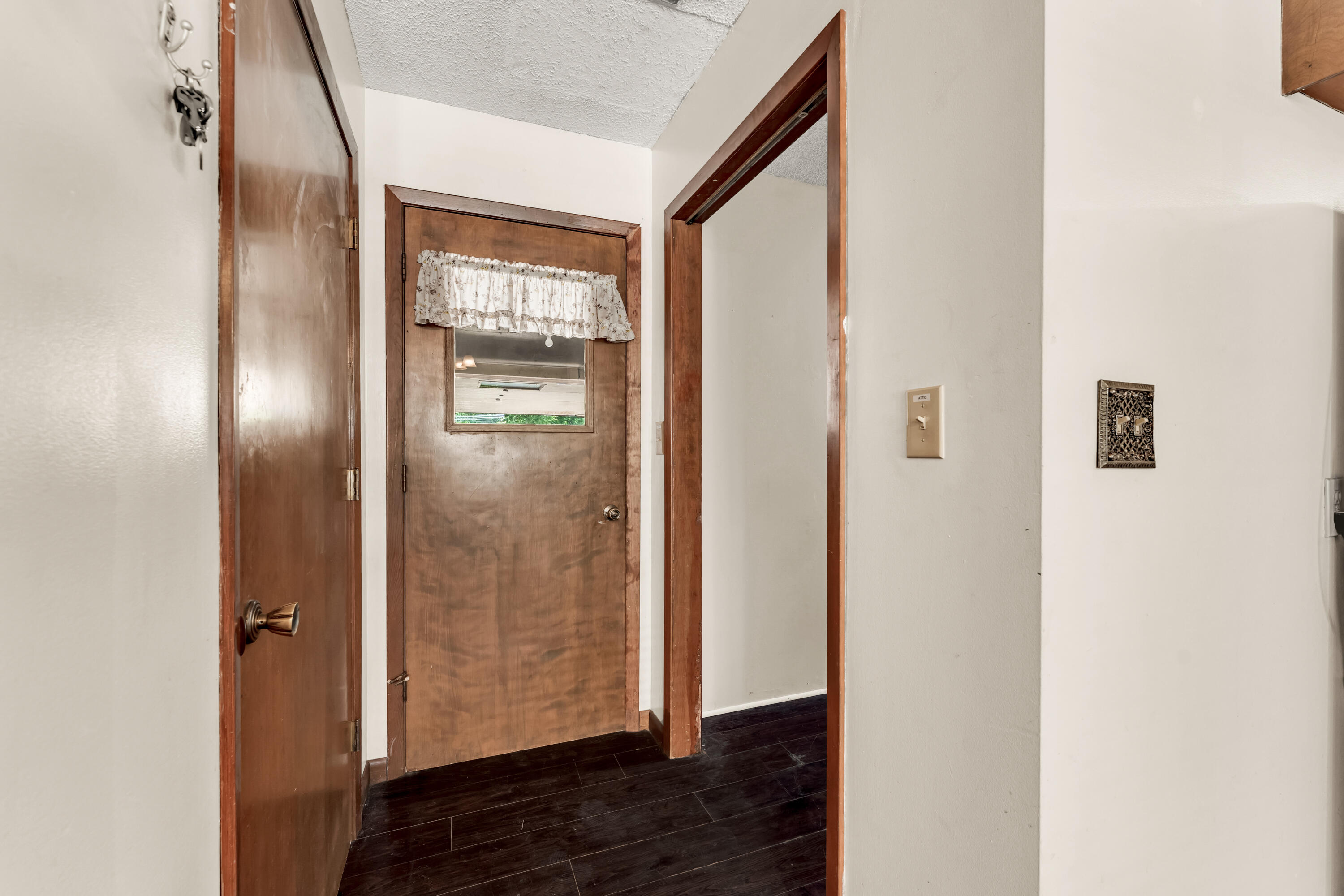 1543 East Glenwood Street Property Photo 24