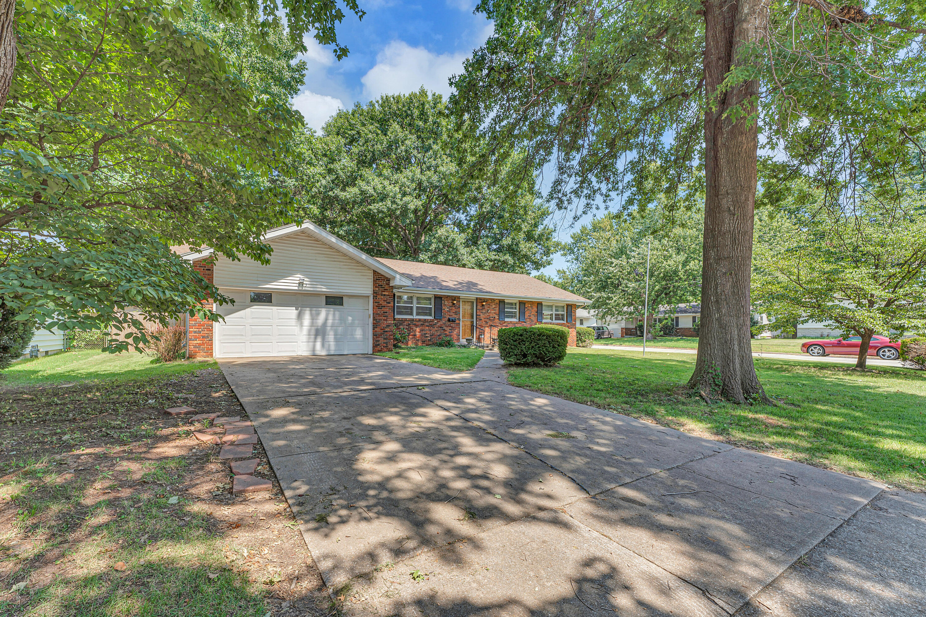 1543 East Glenwood Street Property Photo 36