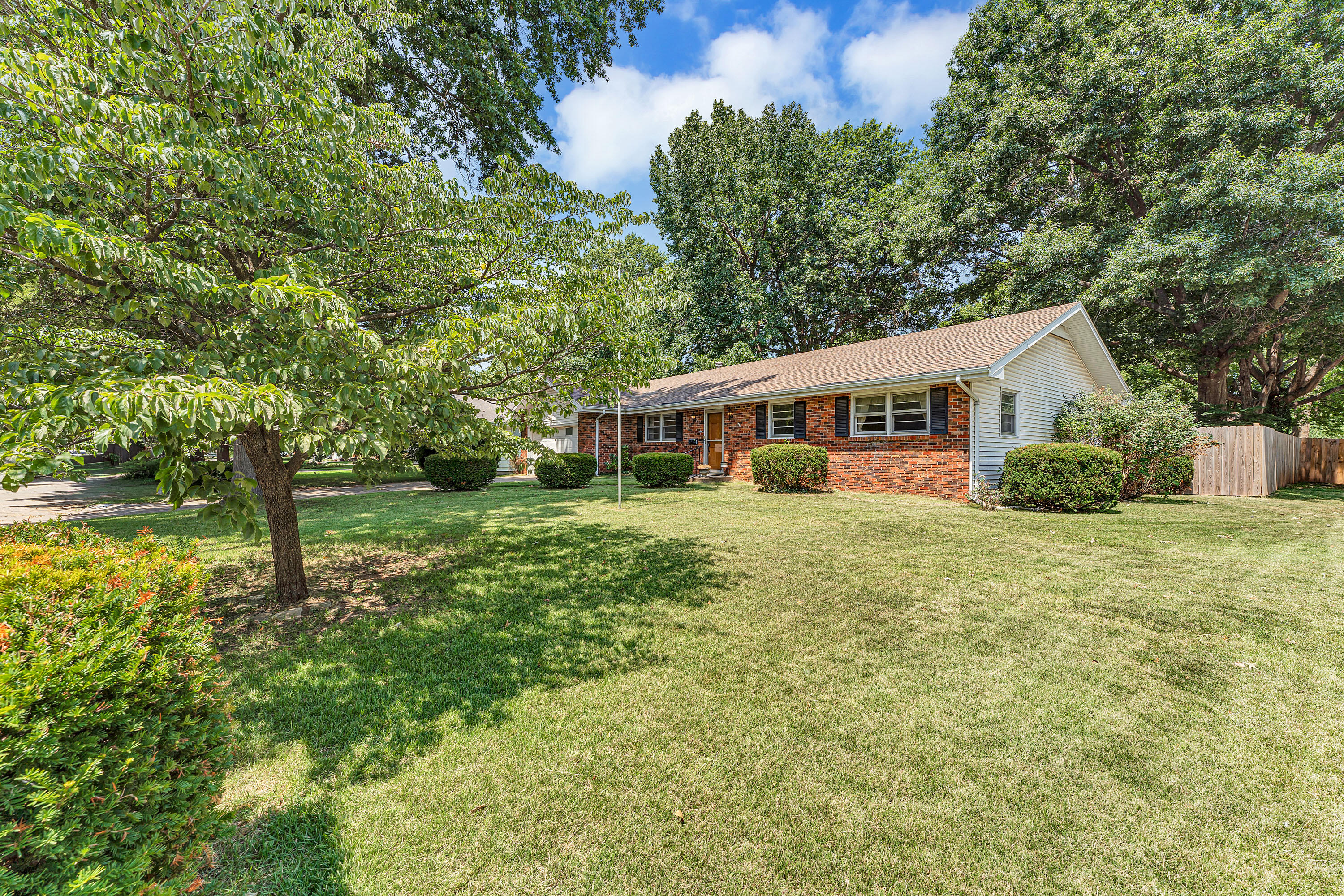 1543 East Glenwood Street Property Photo 37