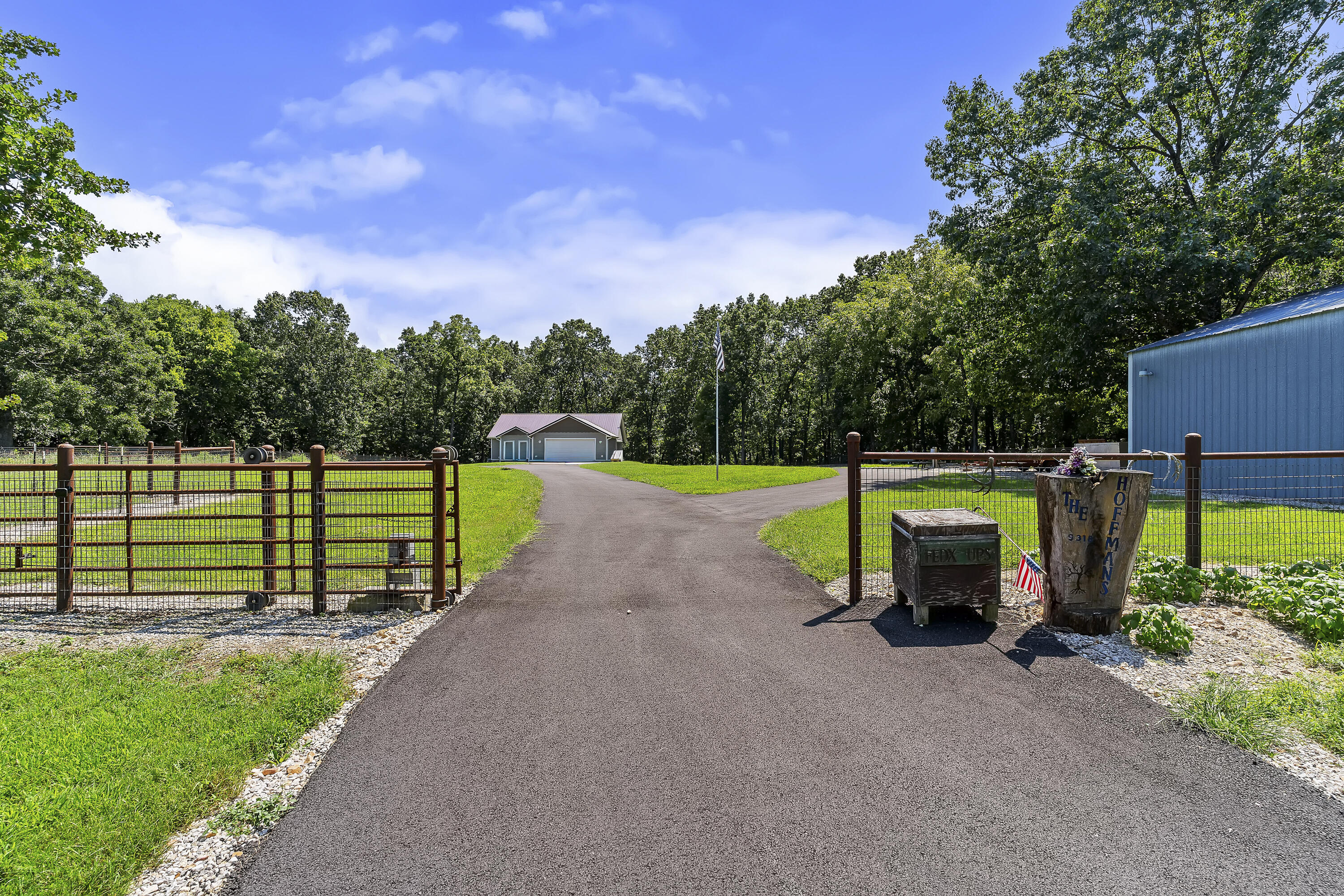 9318 East Farm Rd 112 Property Photo 2