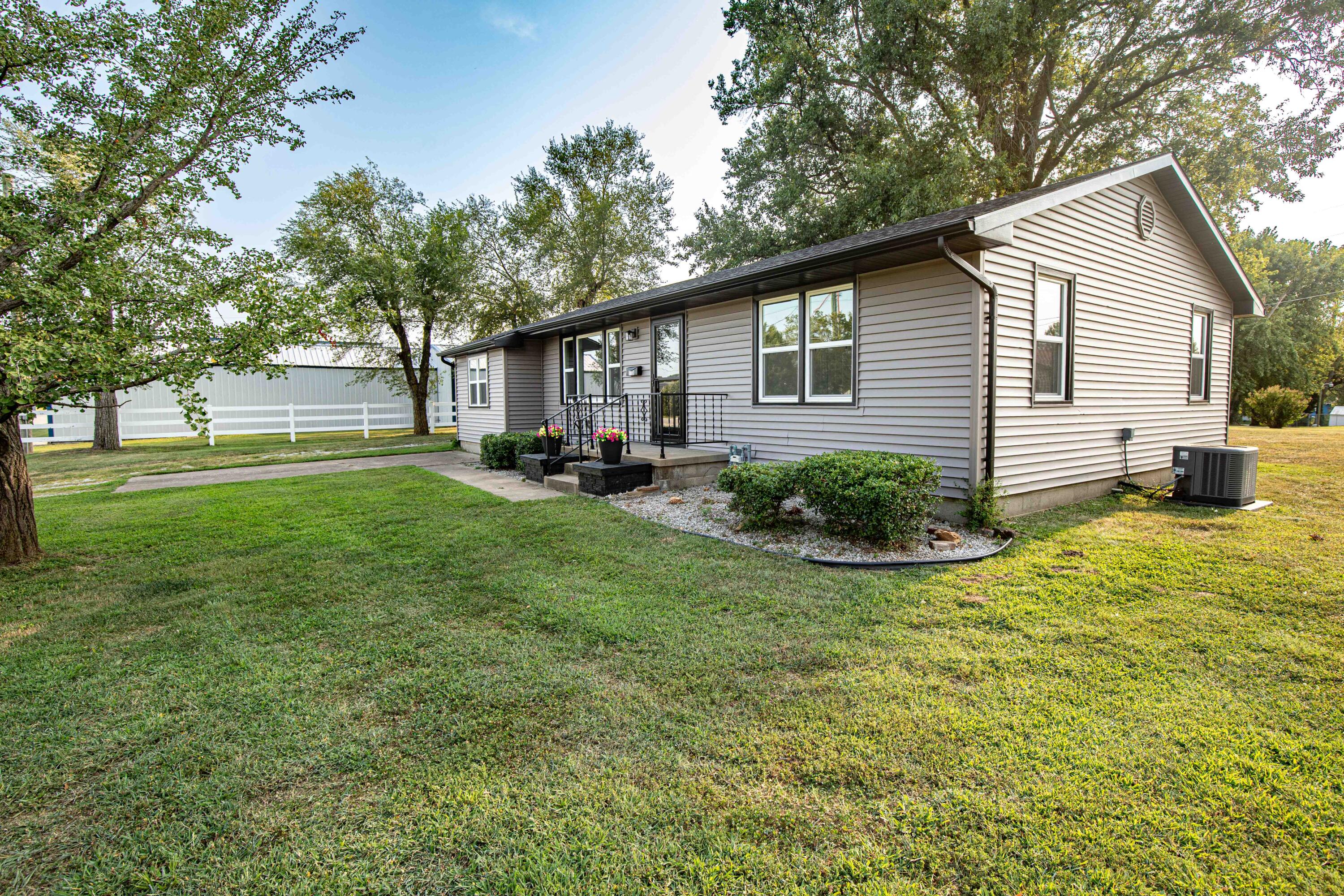1108 South Jackson Street Property Photo 4