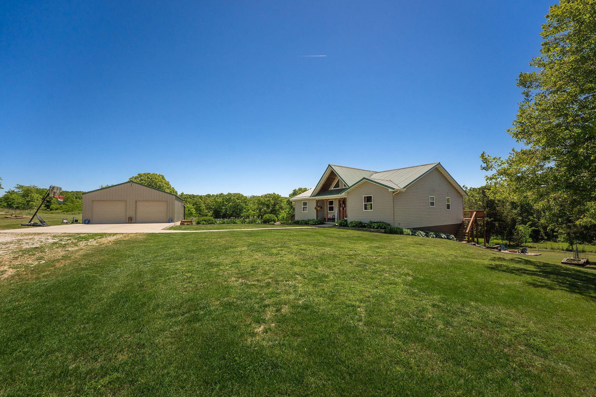5000 Sanders Drive Property Photo 4