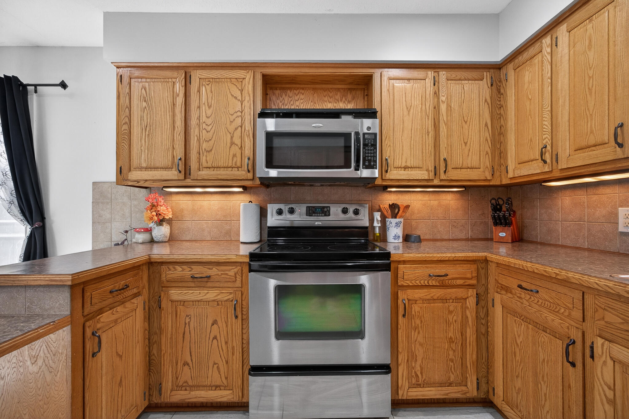 1347 South Arcadia Avenue Property Photo 15