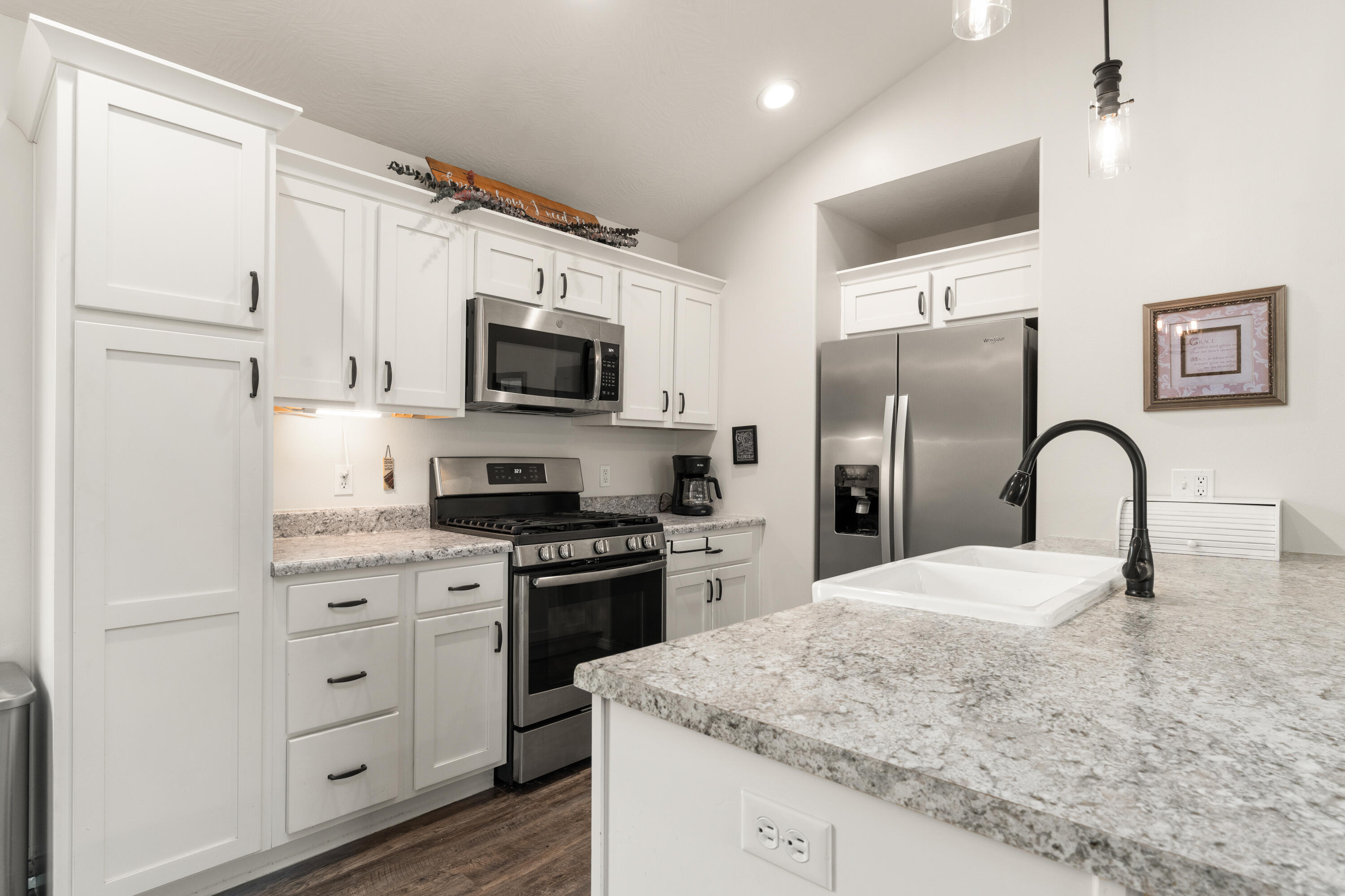 315 Town Loop Property Photo 8