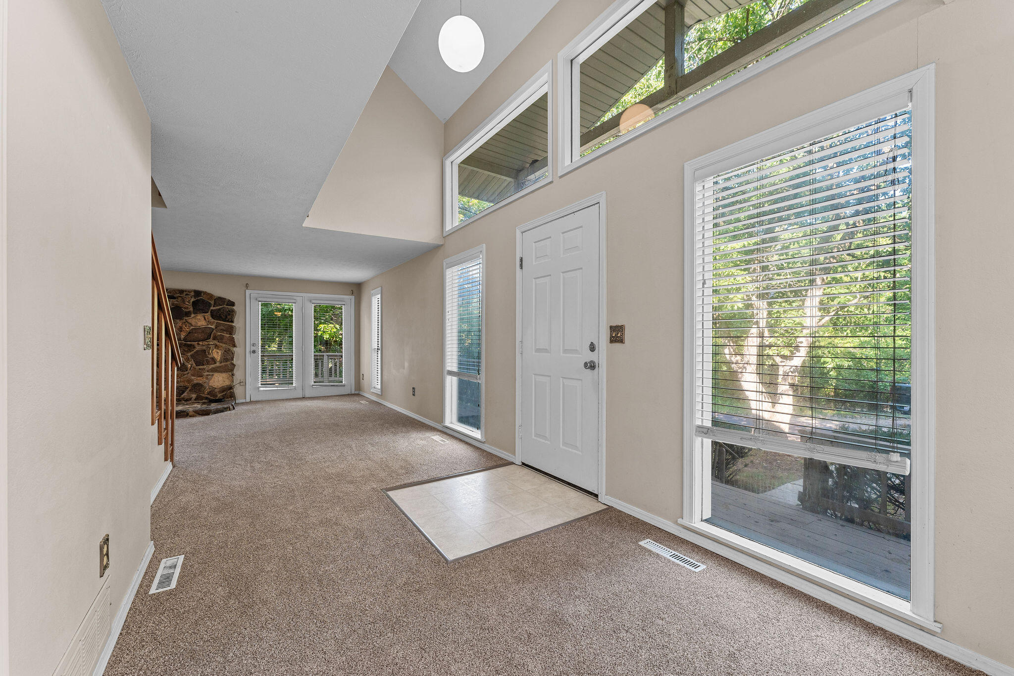 273 Jupiter Way Property Photo 4