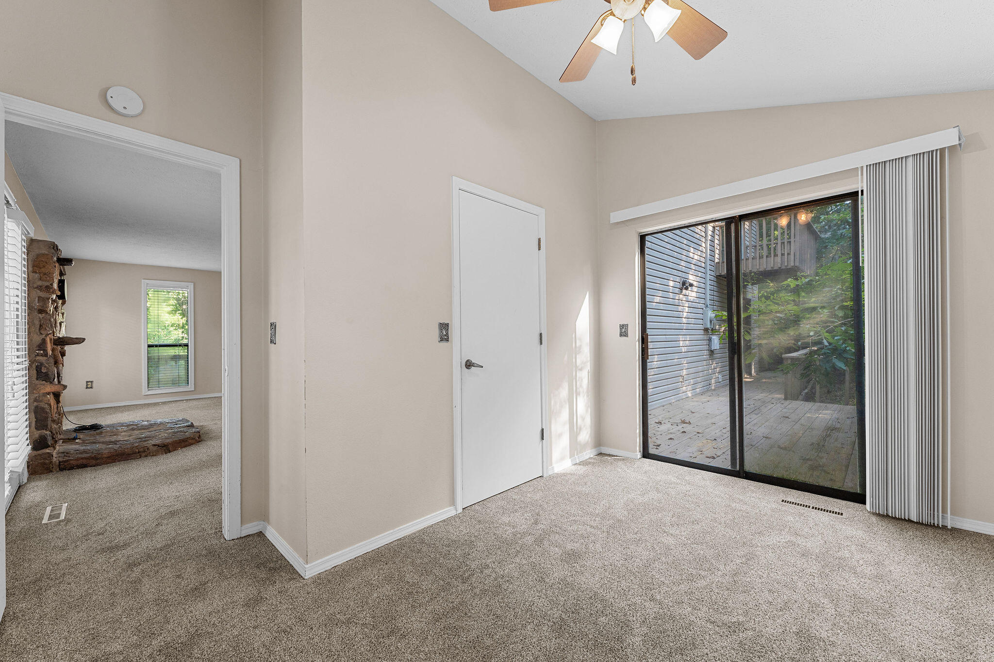 273 Jupiter Way Property Photo 7