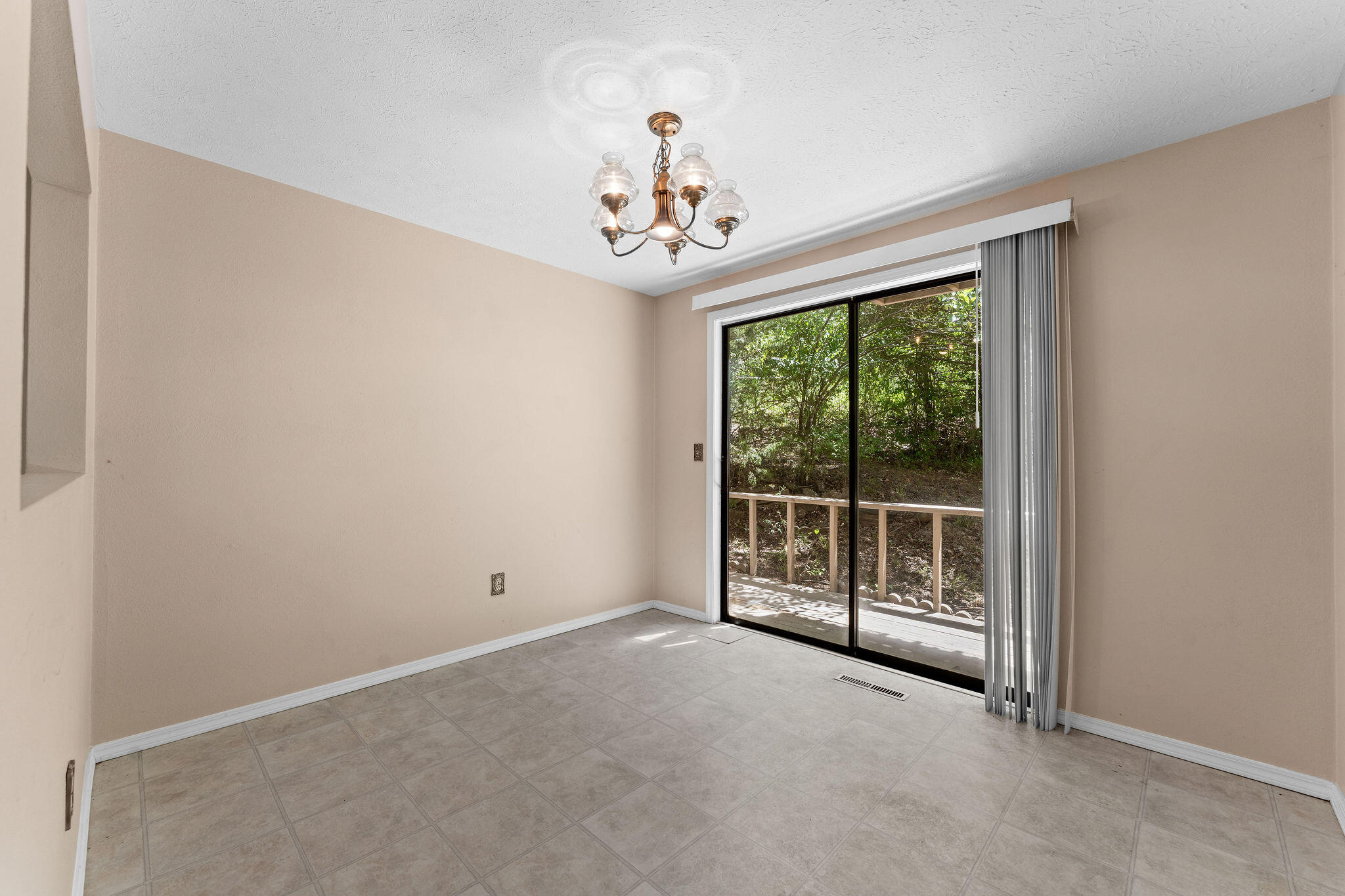 273 Jupiter Way Property Photo 13