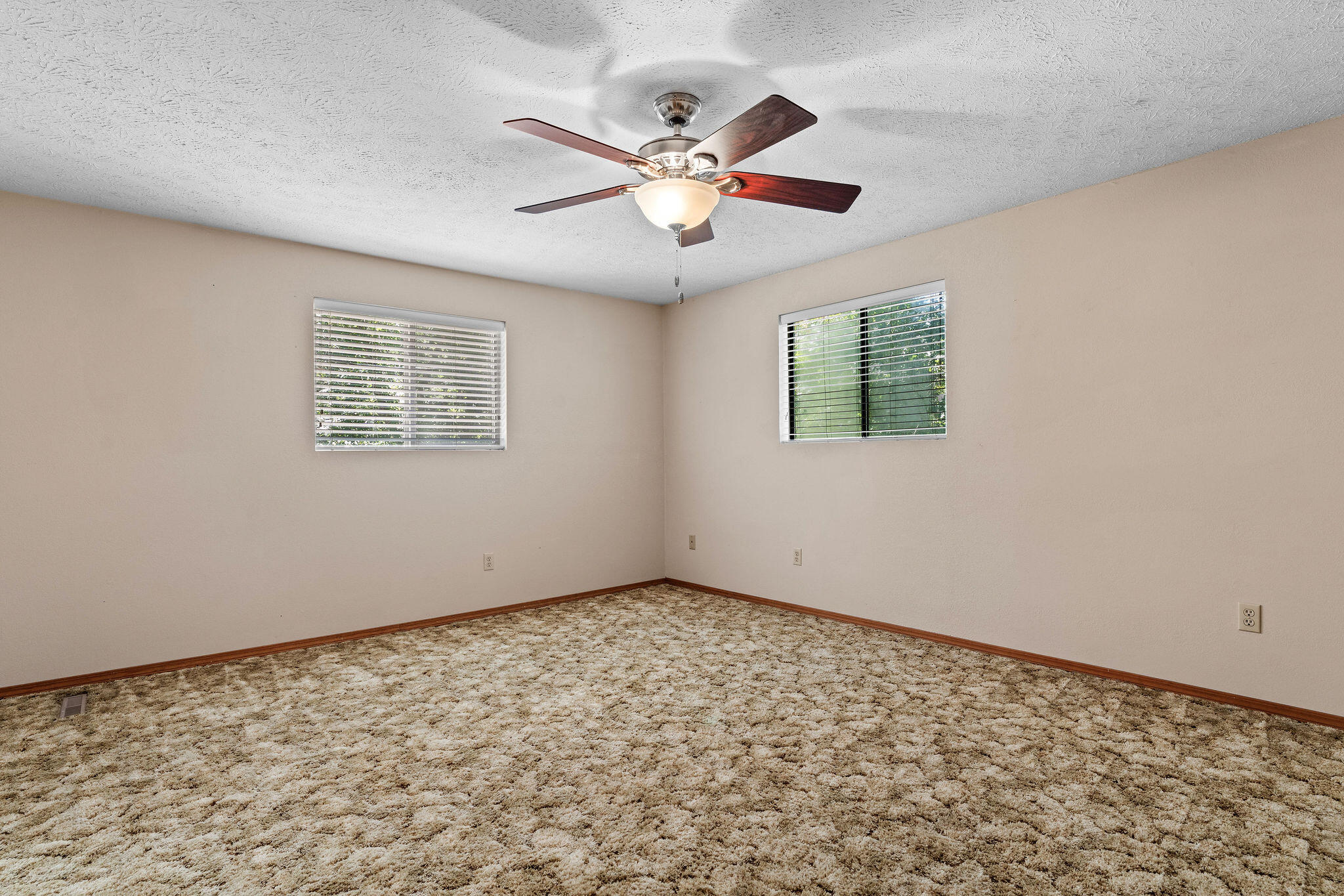 273 Jupiter Way Property Photo 23