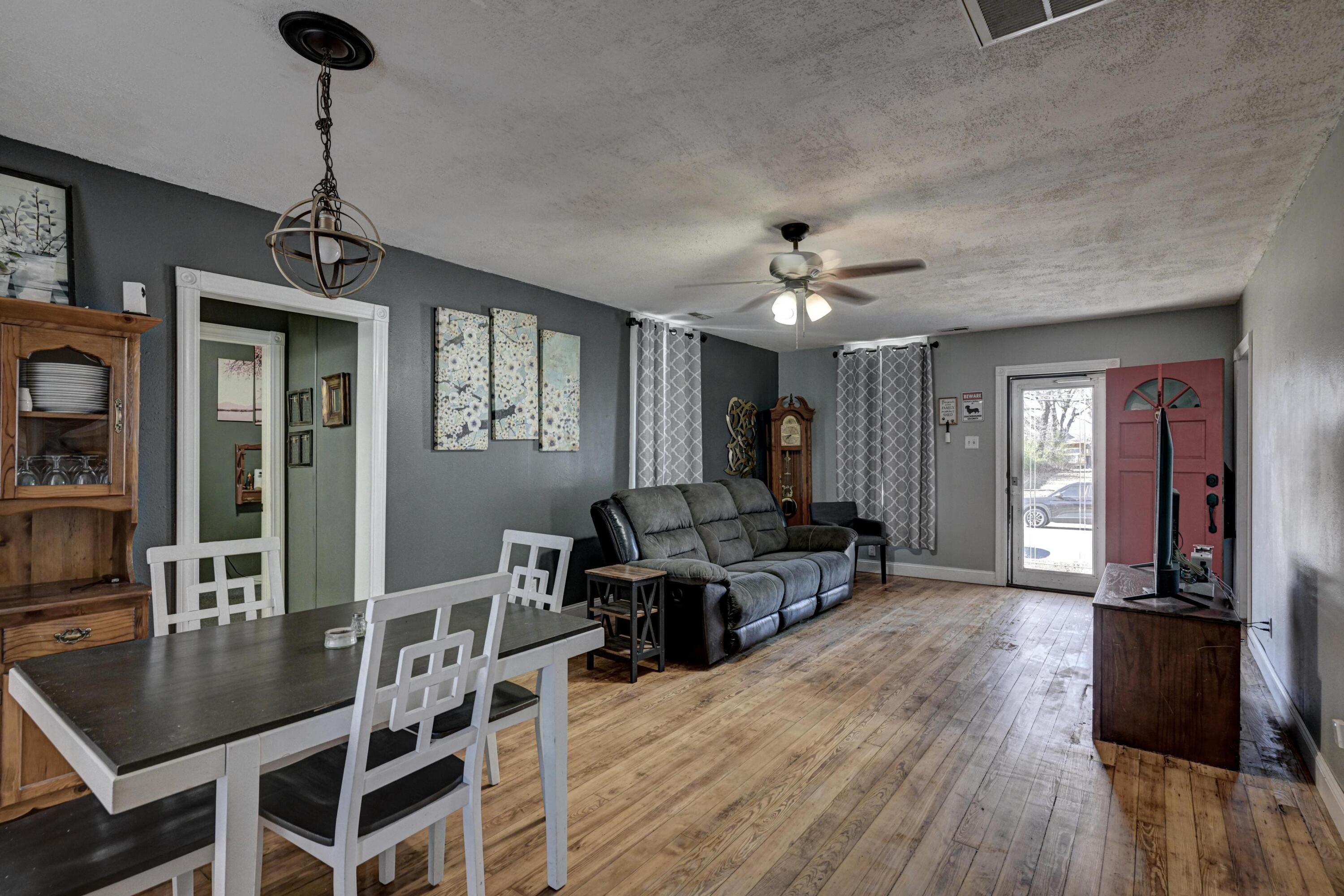 2025 South Connor Avenue Property Photo 4