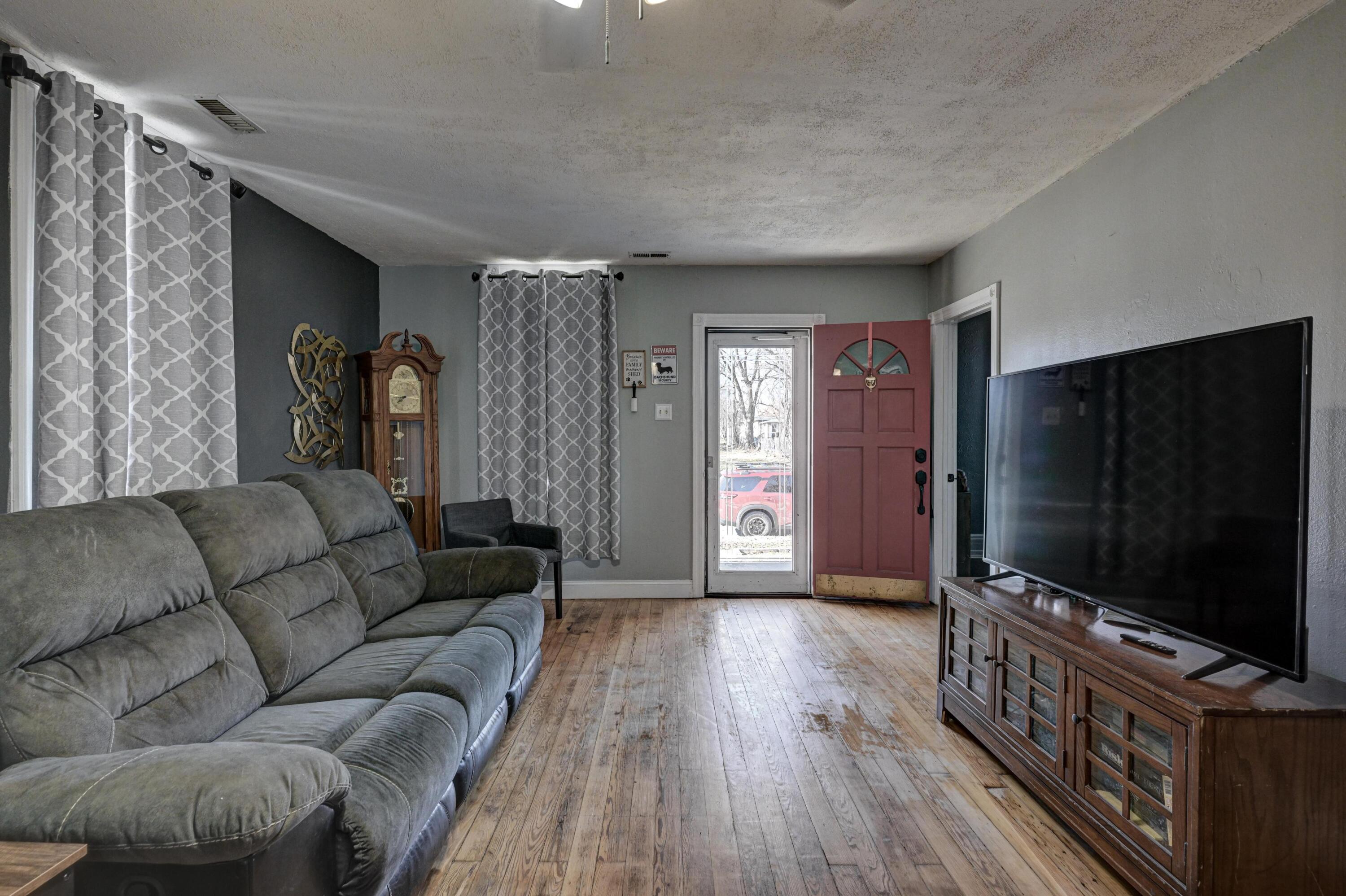 2025 South Connor Avenue Property Photo 5