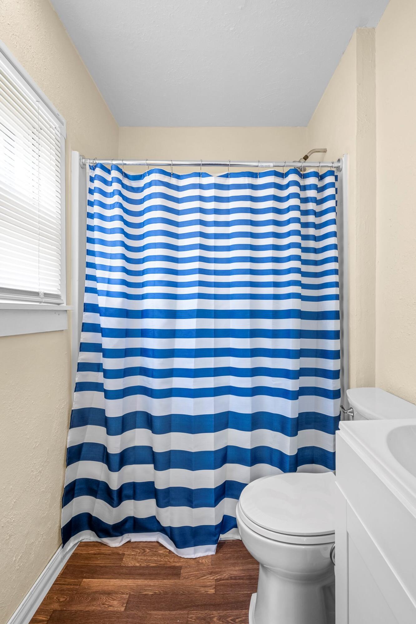 2528 North Kellett Avenue Property Photo 8