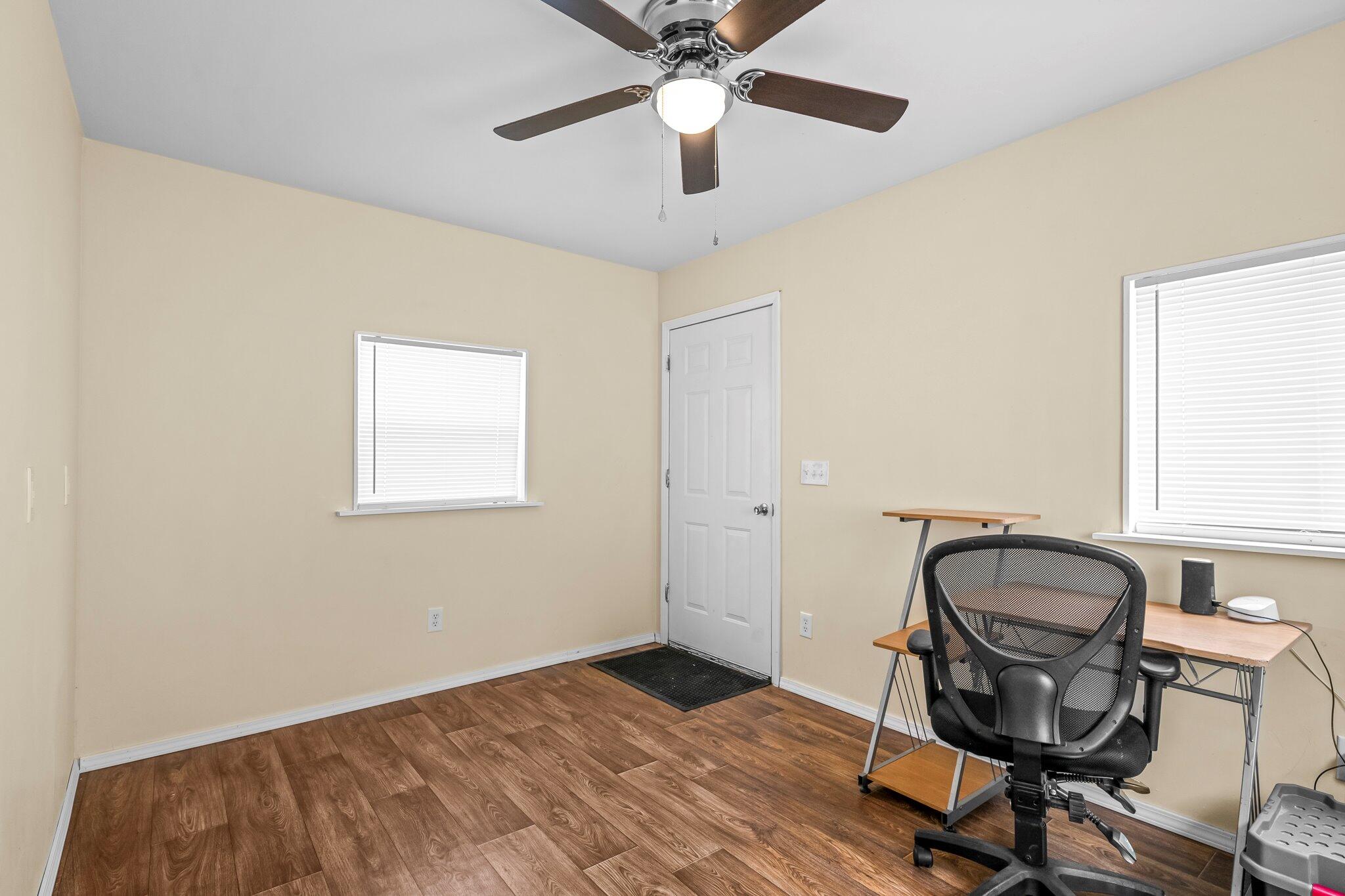2528 North Kellett Avenue Property Photo 14