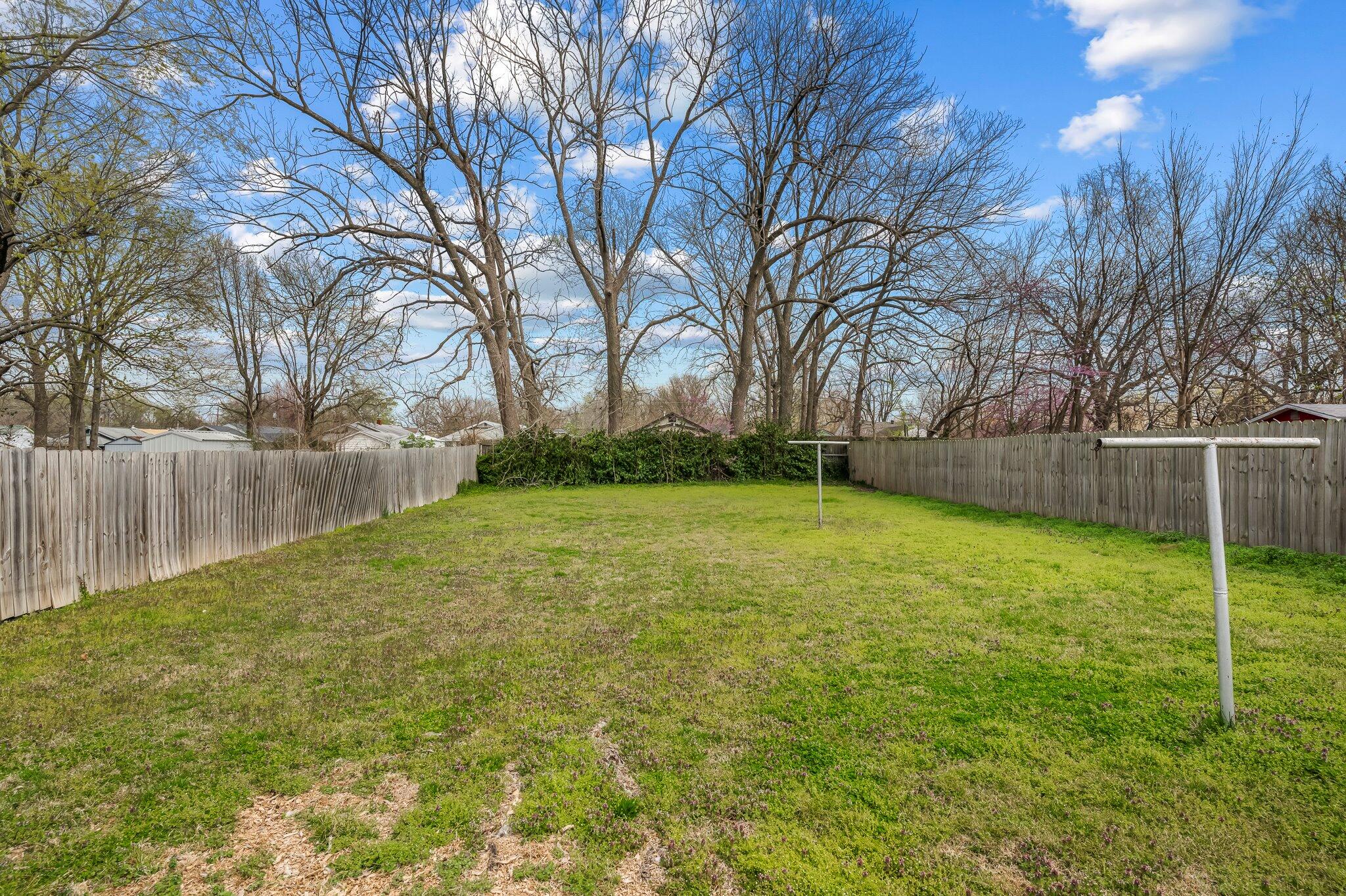 2528 North Kellett Avenue Property Photo 15