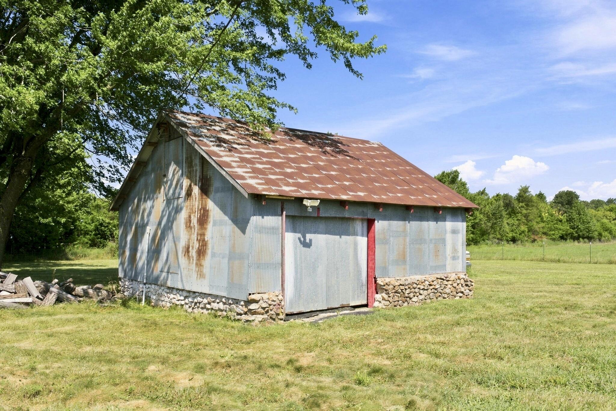 17624 Lawrence 2090 Property Photo 5