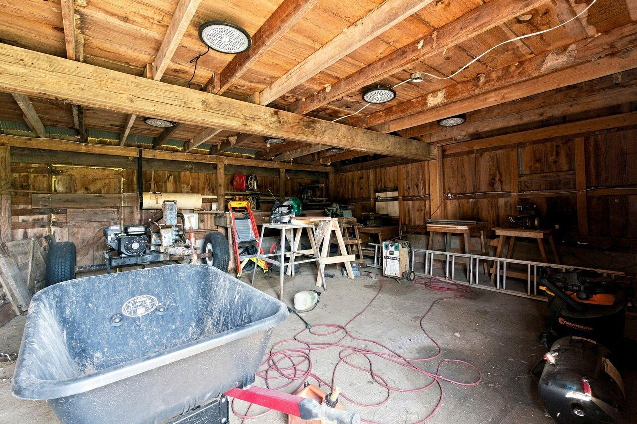 17624 Lawrence 2090 Property Photo 6