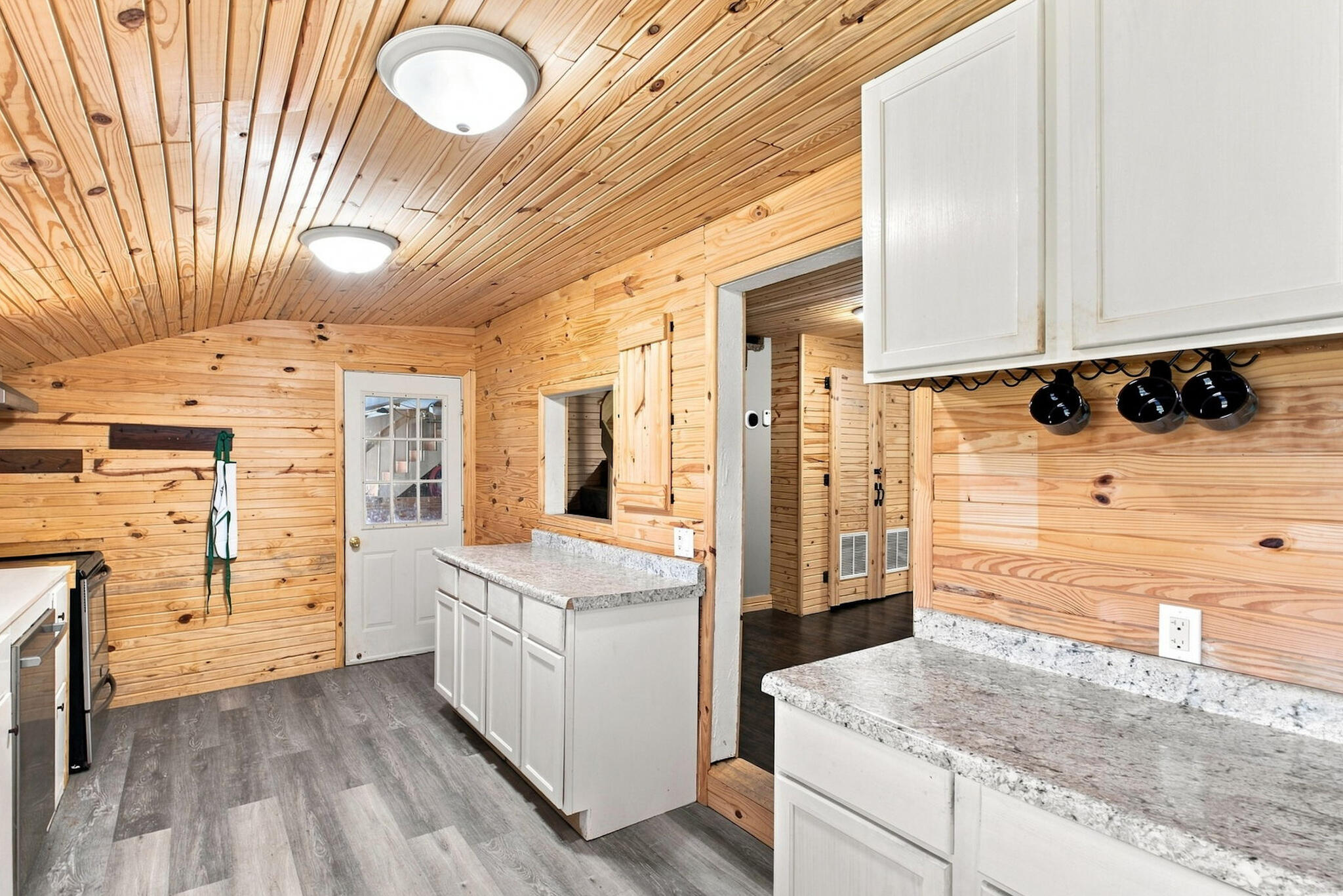 17624 Lawrence 2090 Property Photo 10