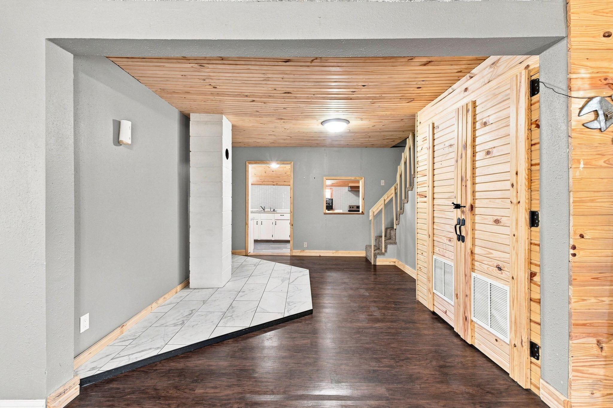 17624 Lawrence 2090 Property Photo 14