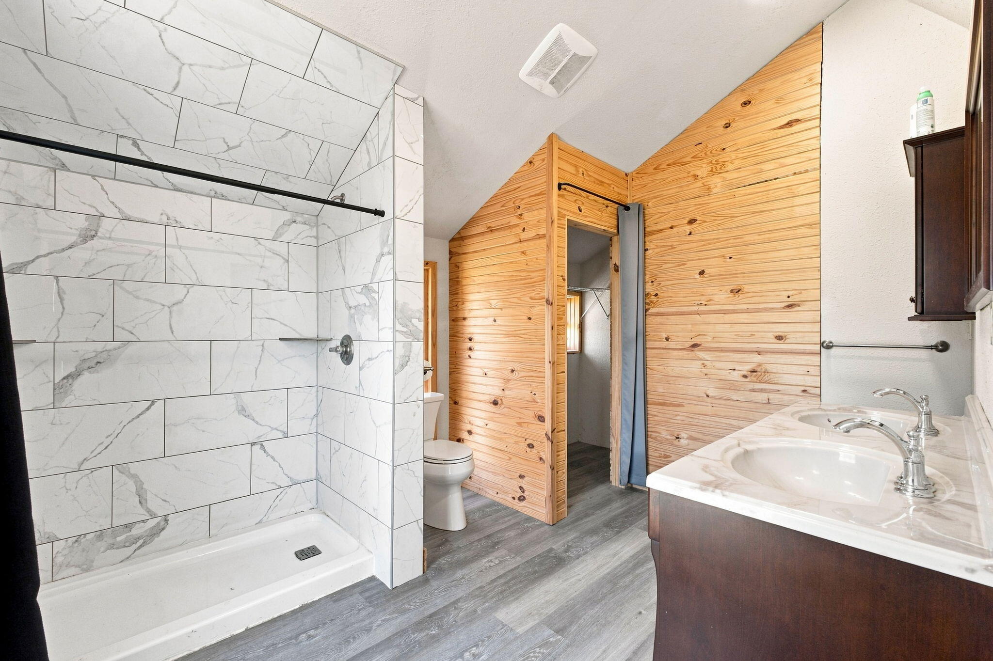 17624 Lawrence 2090 Property Photo 17