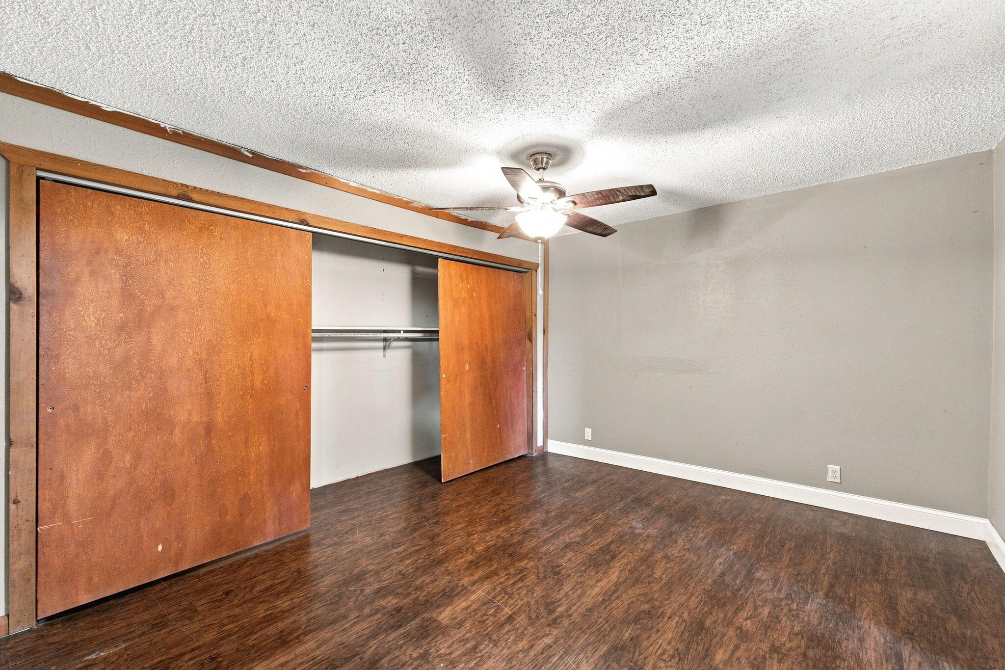 17624 Lawrence 2090 Property Photo 19