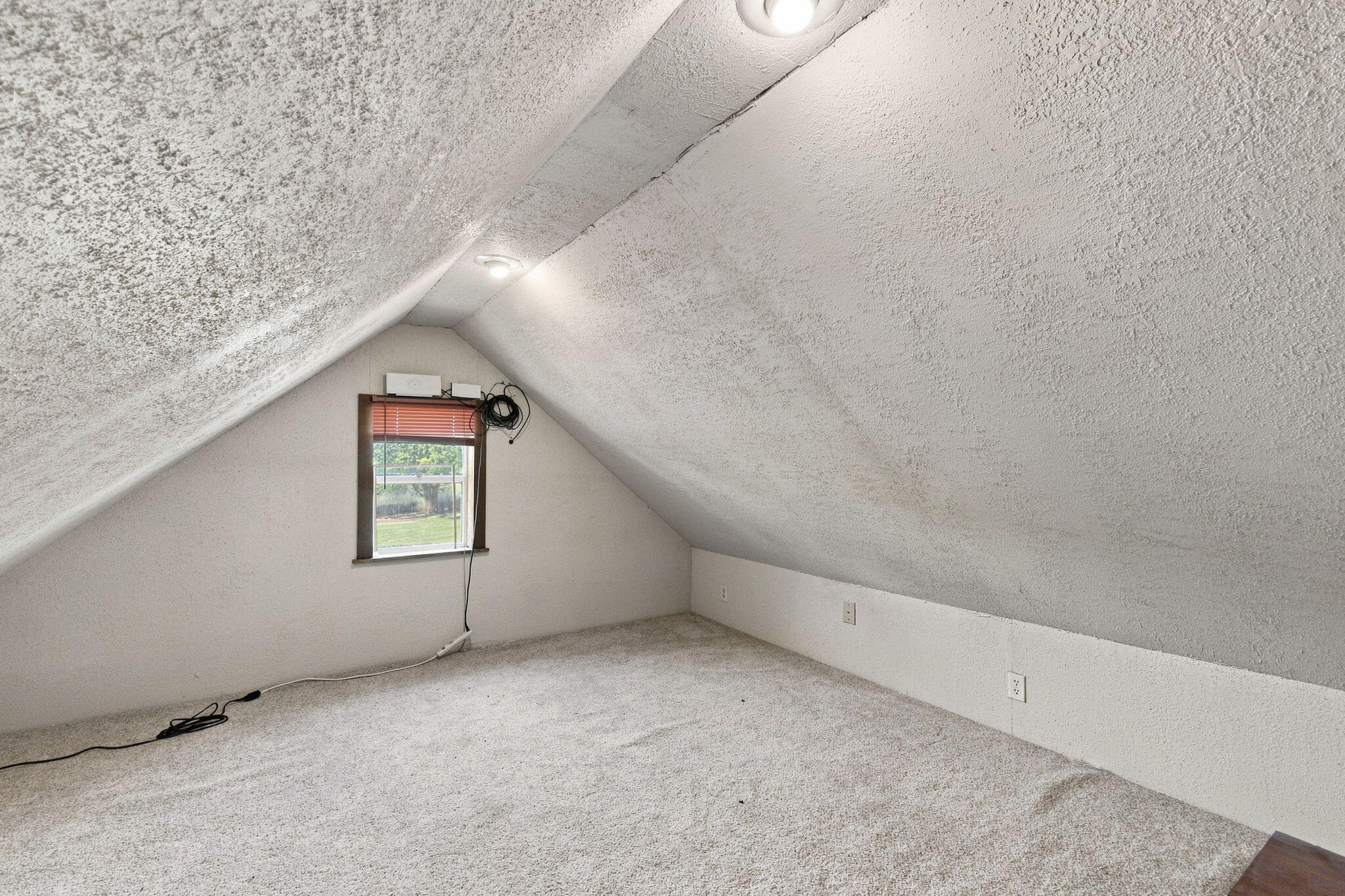 17624 Lawrence 2090 Property Photo 21