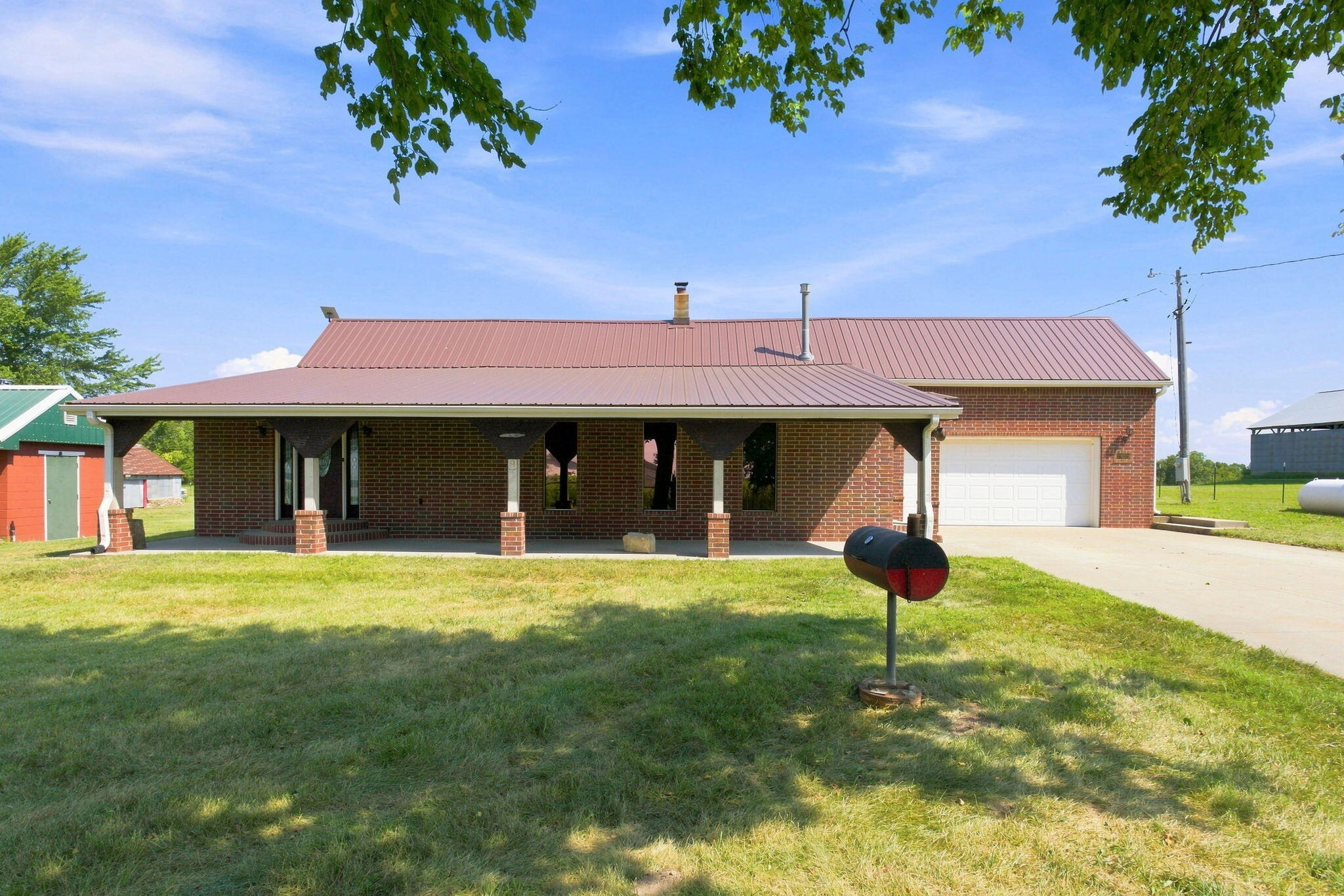 17624 Lawrence 2090 Property Photo 23
