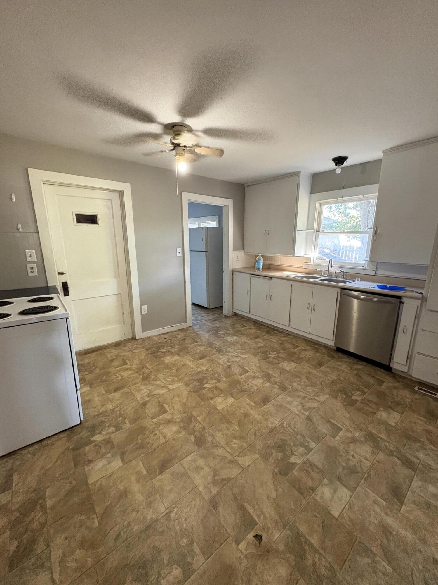 403 East Highland Street Property Photo 4