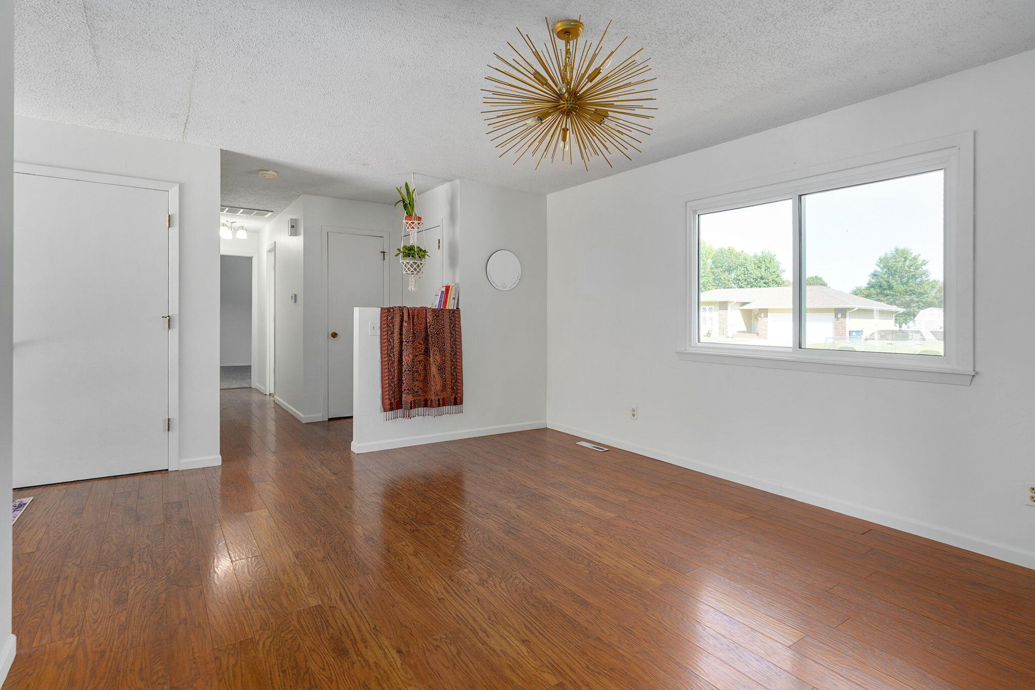 4018 West Dahlia Drive Property Photo 5