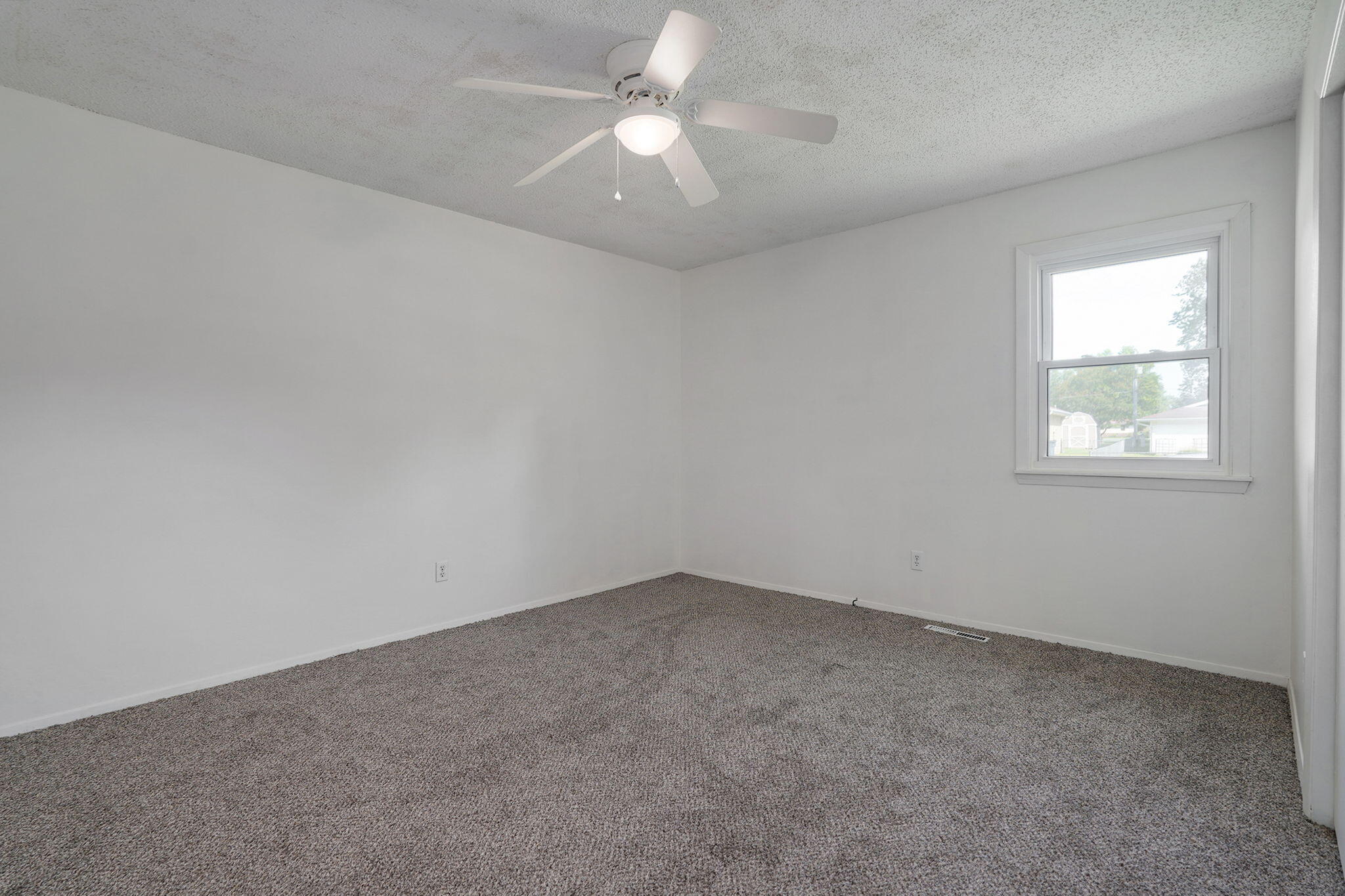 4018 West Dahlia Drive Property Photo 15