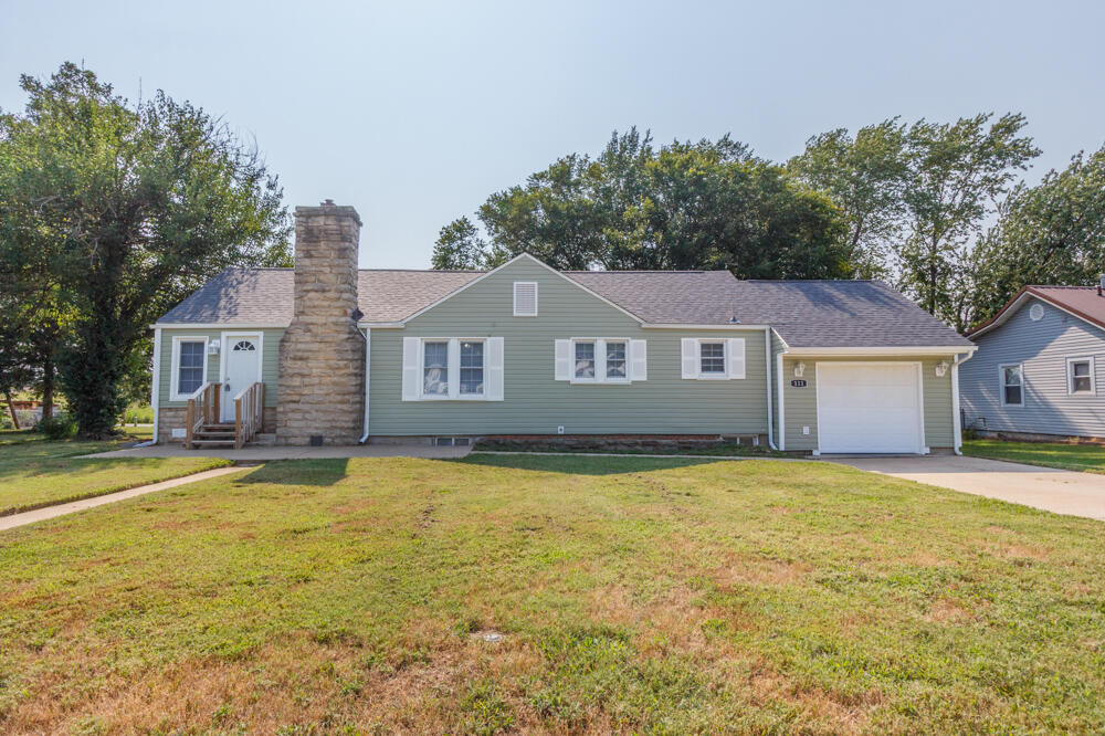 111 Crescent Drive Property Photo 2