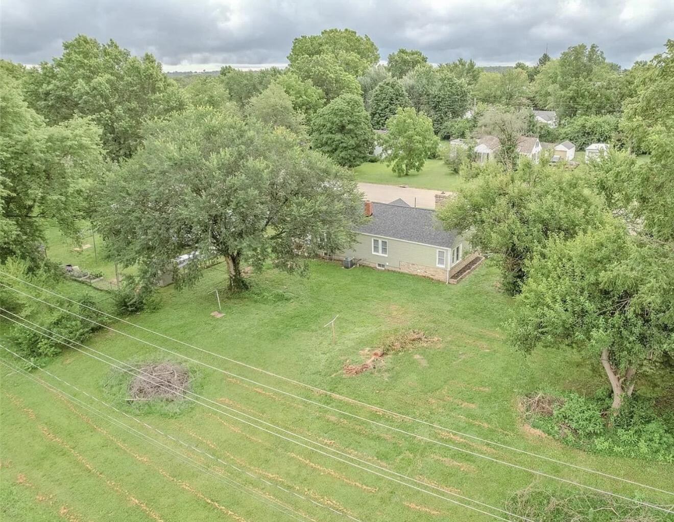 111 Crescent Drive Property Photo 4