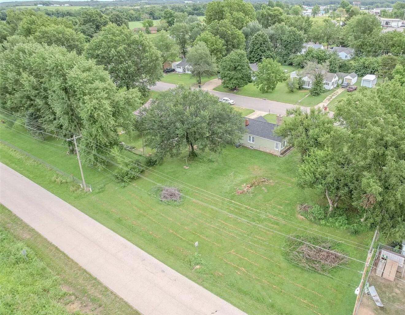 111 Crescent Drive Property Photo 5