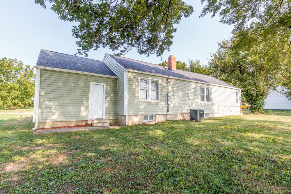 111 Crescent Drive Property Photo 6