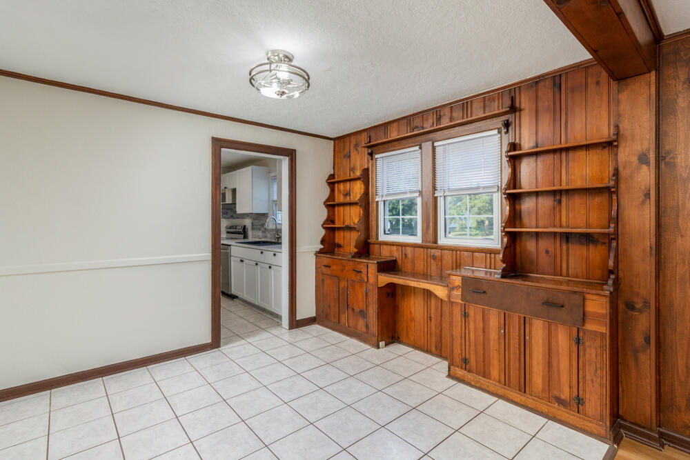 111 Crescent Drive Property Photo 13