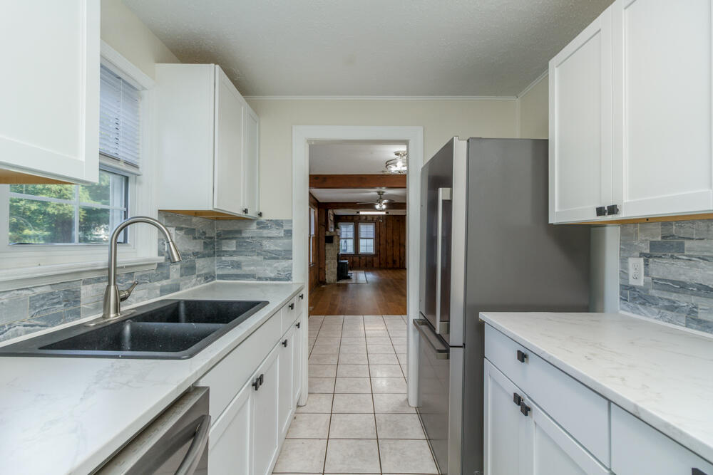 111 Crescent Drive Property Photo 18