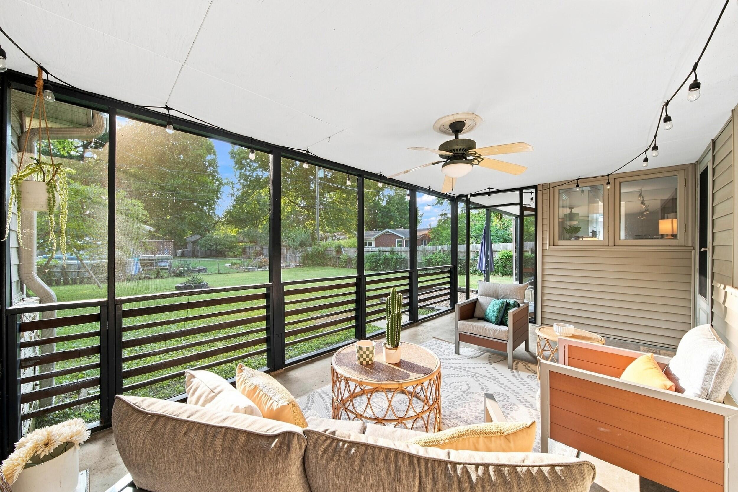2453 South Luster Avenue Property Photo 3