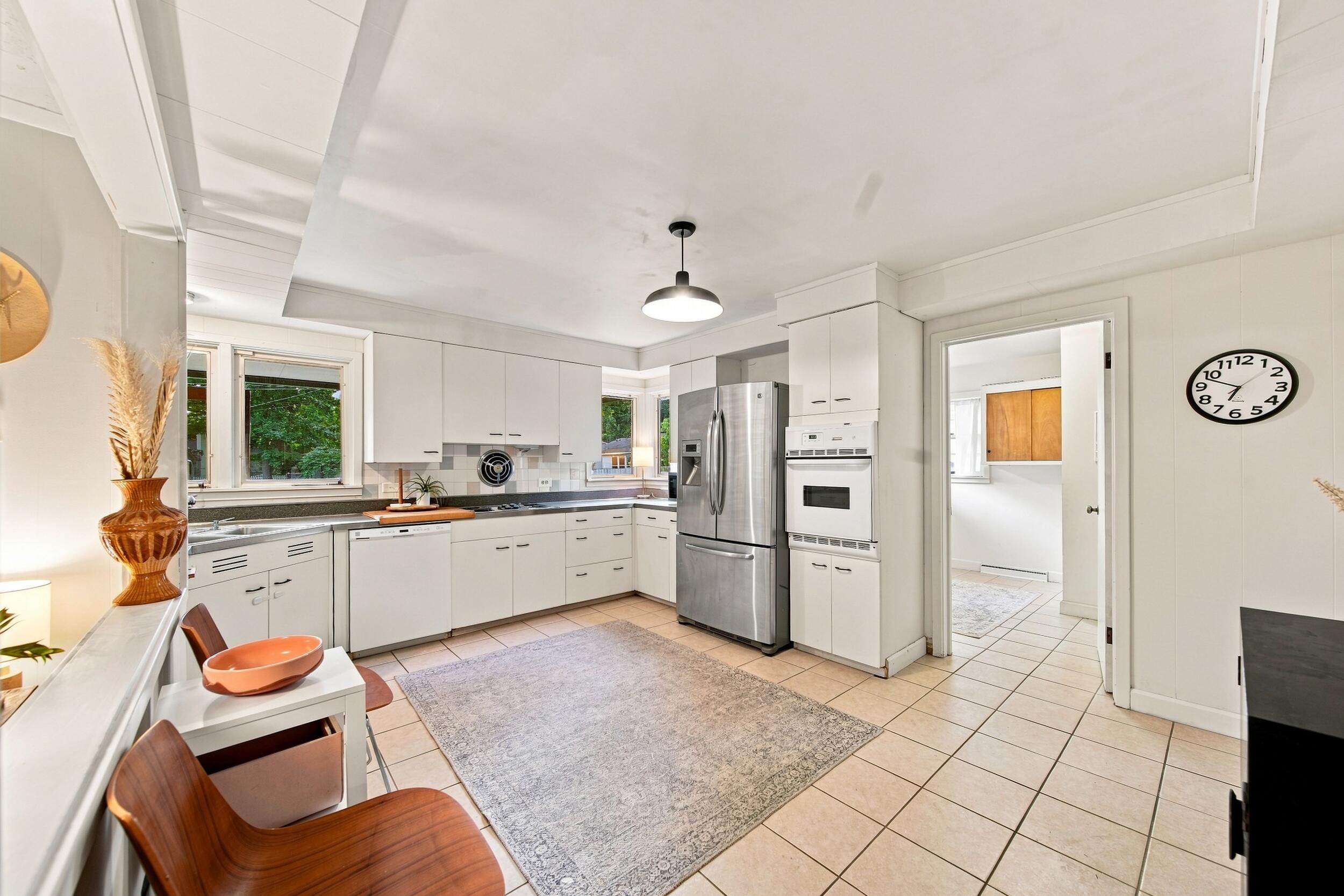 2453 South Luster Avenue Property Photo 16