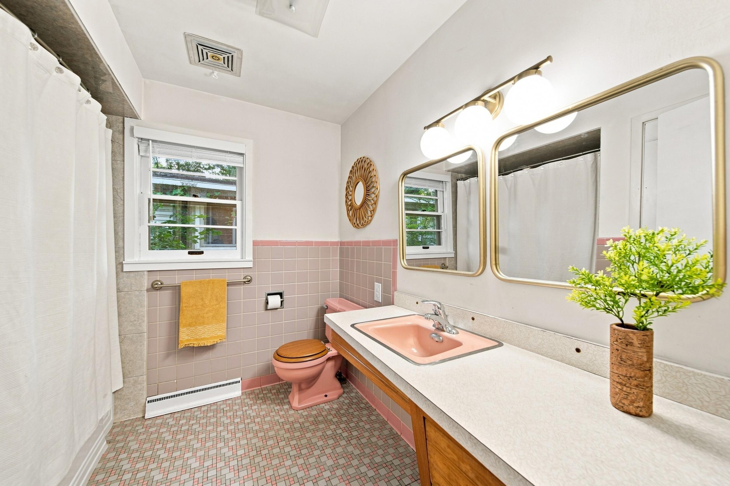 2453 South Luster Avenue Property Photo 20