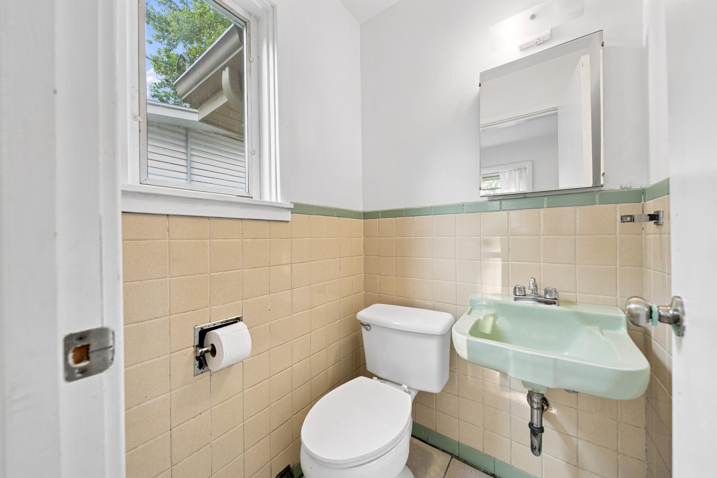 2453 South Luster Avenue Property Photo 29