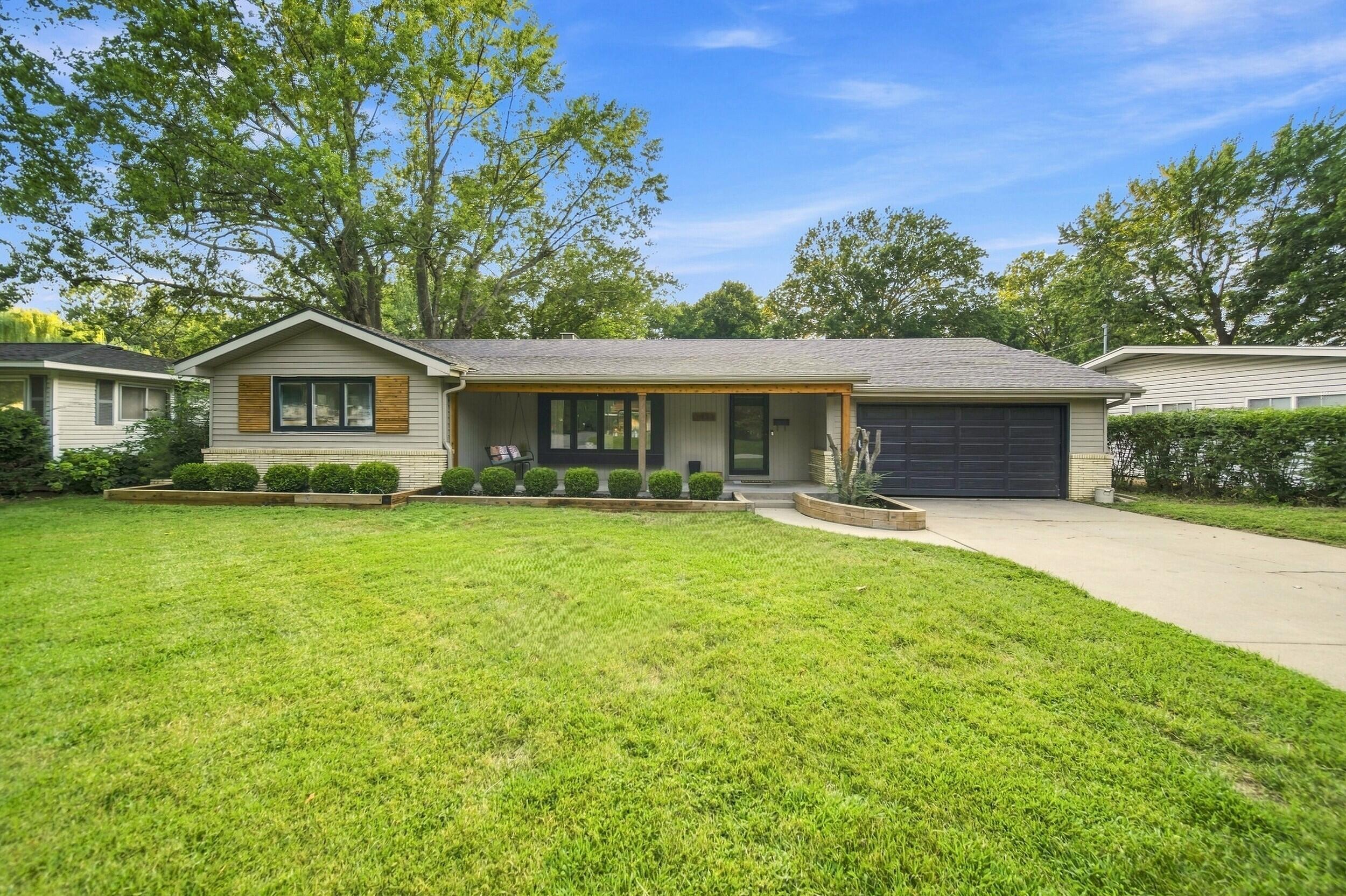 2453 South Luster Avenue Property Photo 37