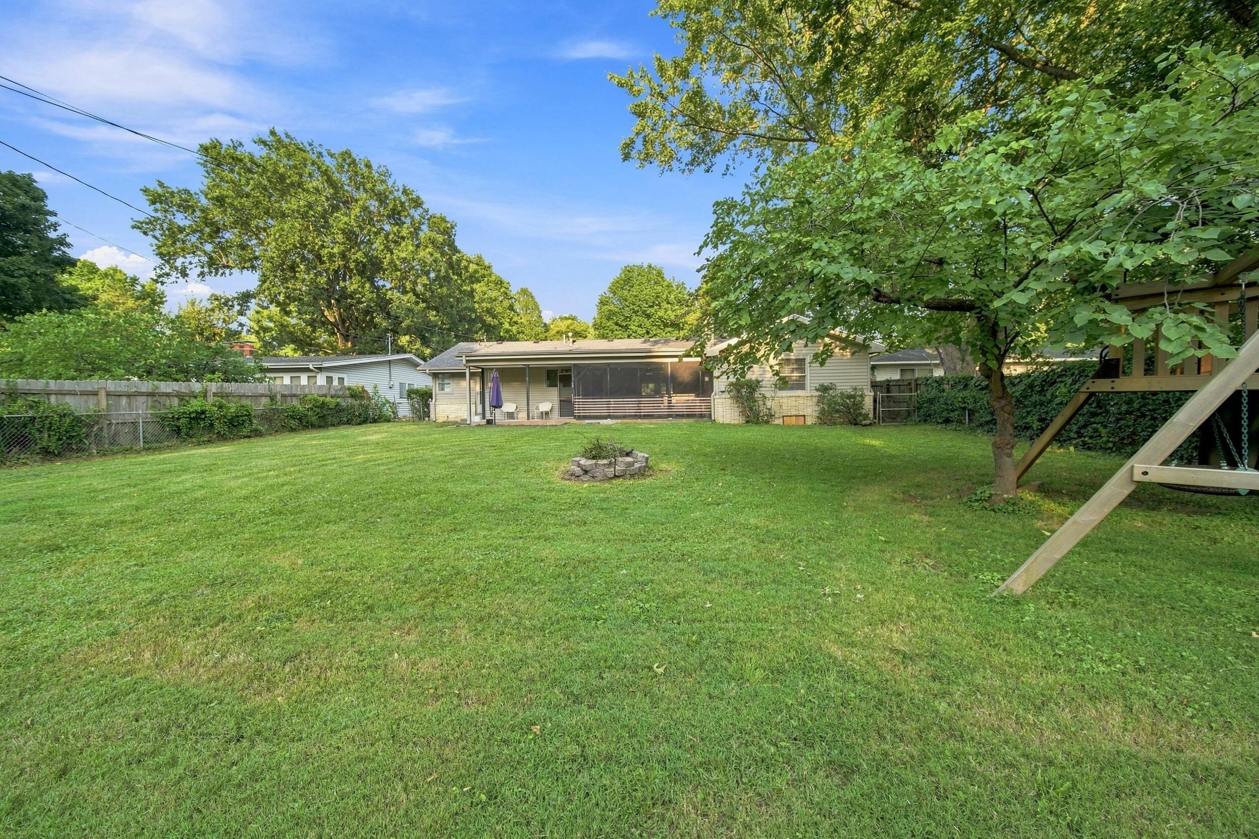 2453 South Luster Avenue Property Photo 38