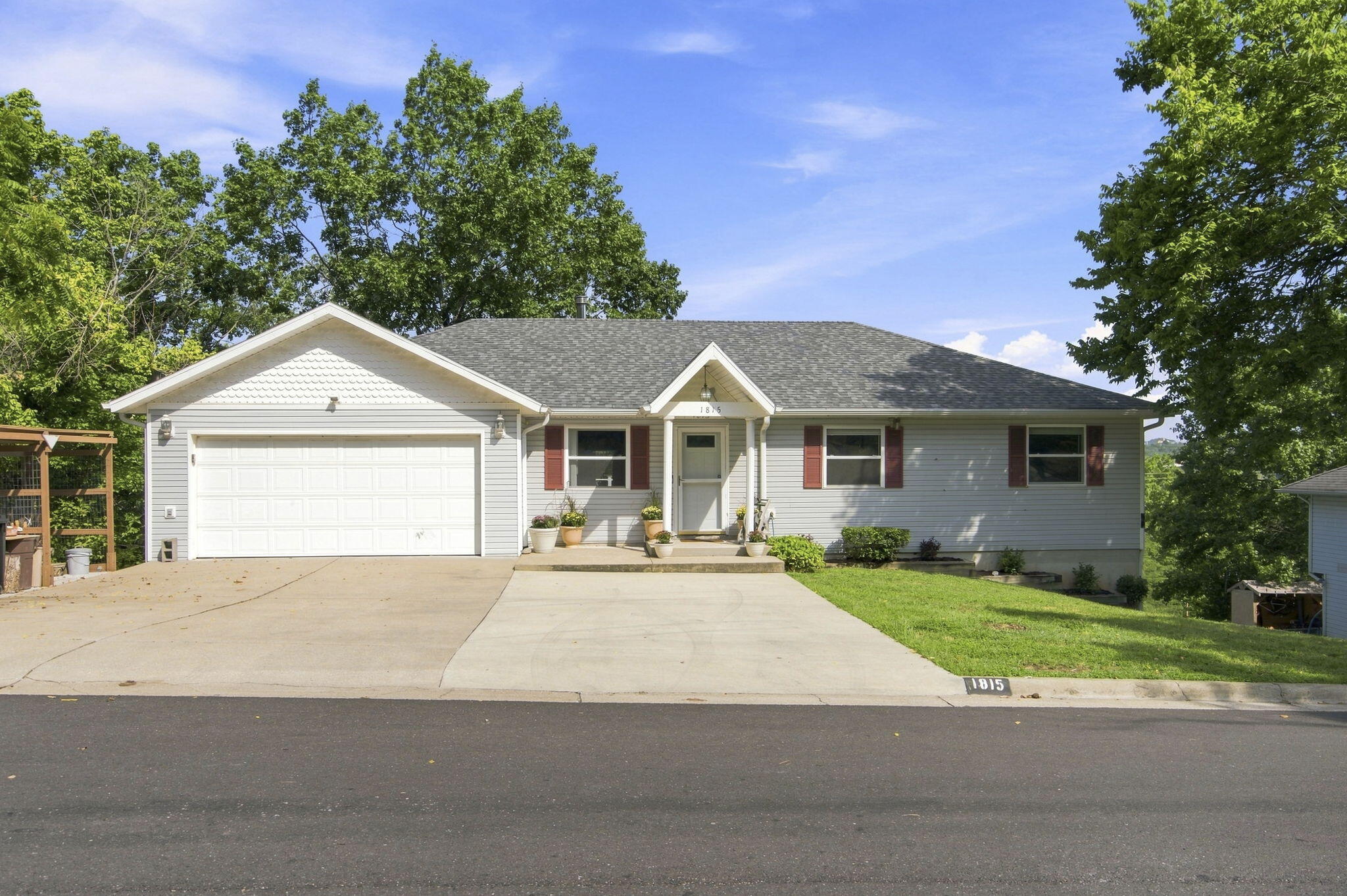 1815 Boswell Avenue Property Photo 2