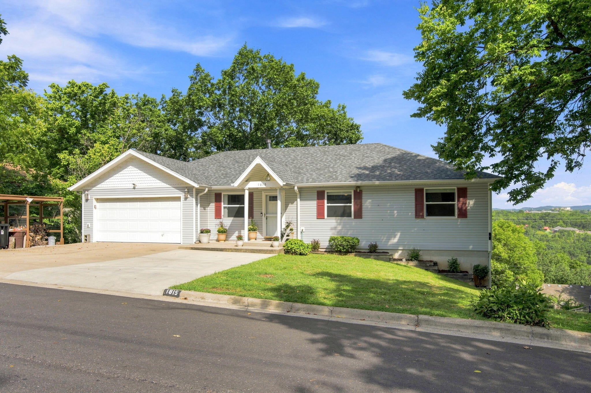 1815 Boswell Avenue Property Photo 3